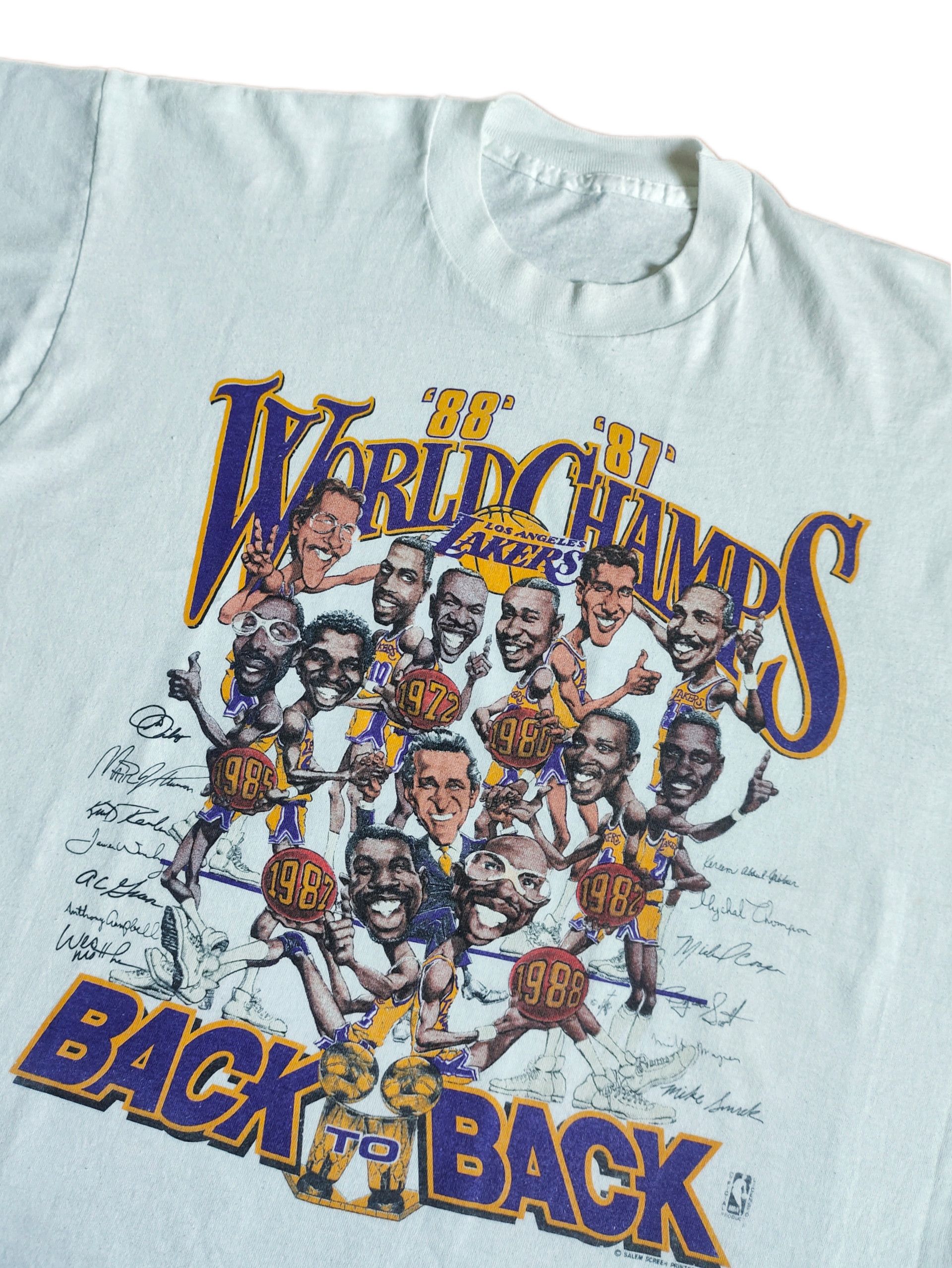 Vintage Vintage LA Lakers 1987 Champions Caricature T-shirt Size L / US 10 / IT 46 - 4 Thumbnail