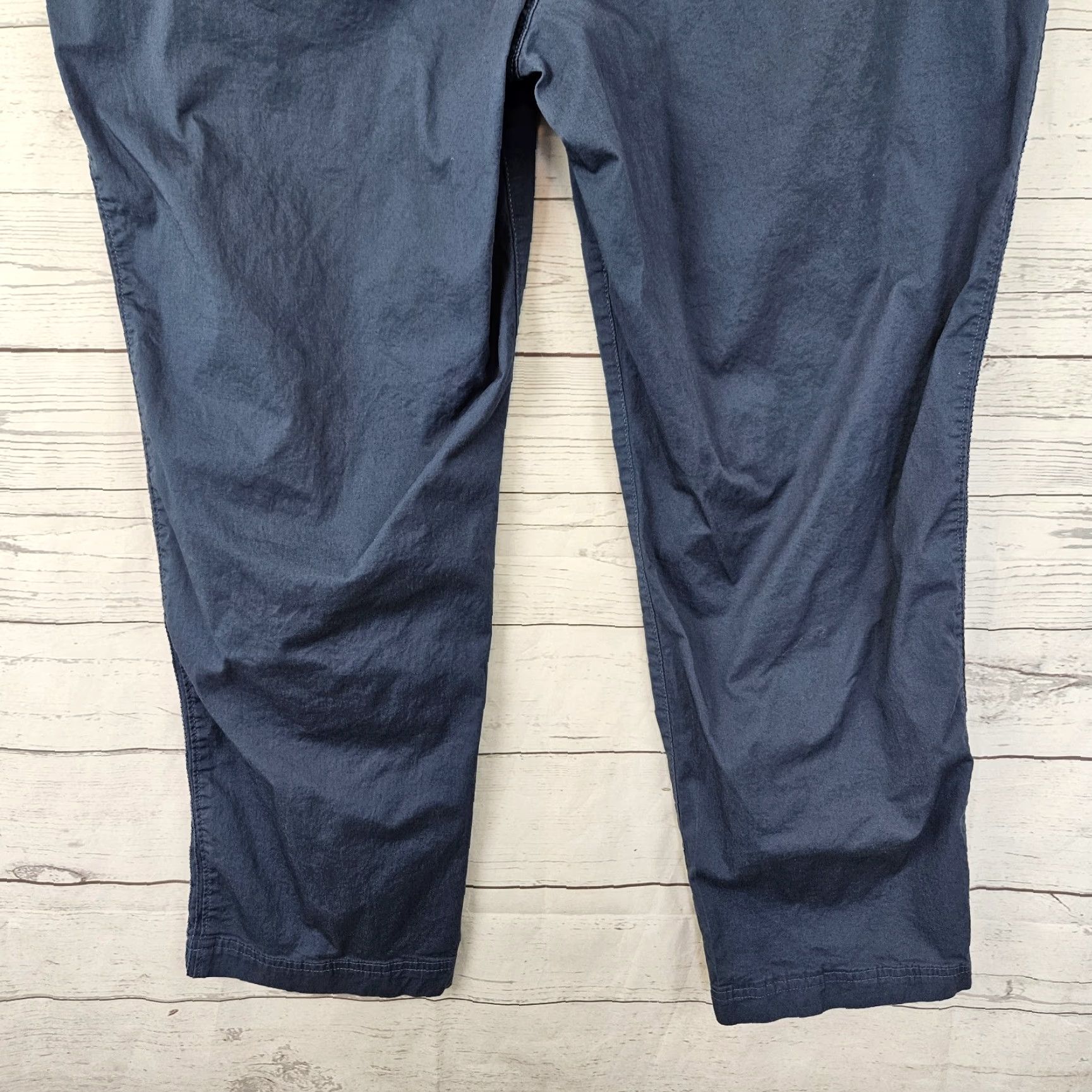 Eddie Bauer VINTAGE? No, but Eddie Bauer Womens Ankle Pants 18 Blue High Rise Cotton Blend Flat Front Regular 26" Inseam Womens Size 40" / US 18 - 5 Thumbnail