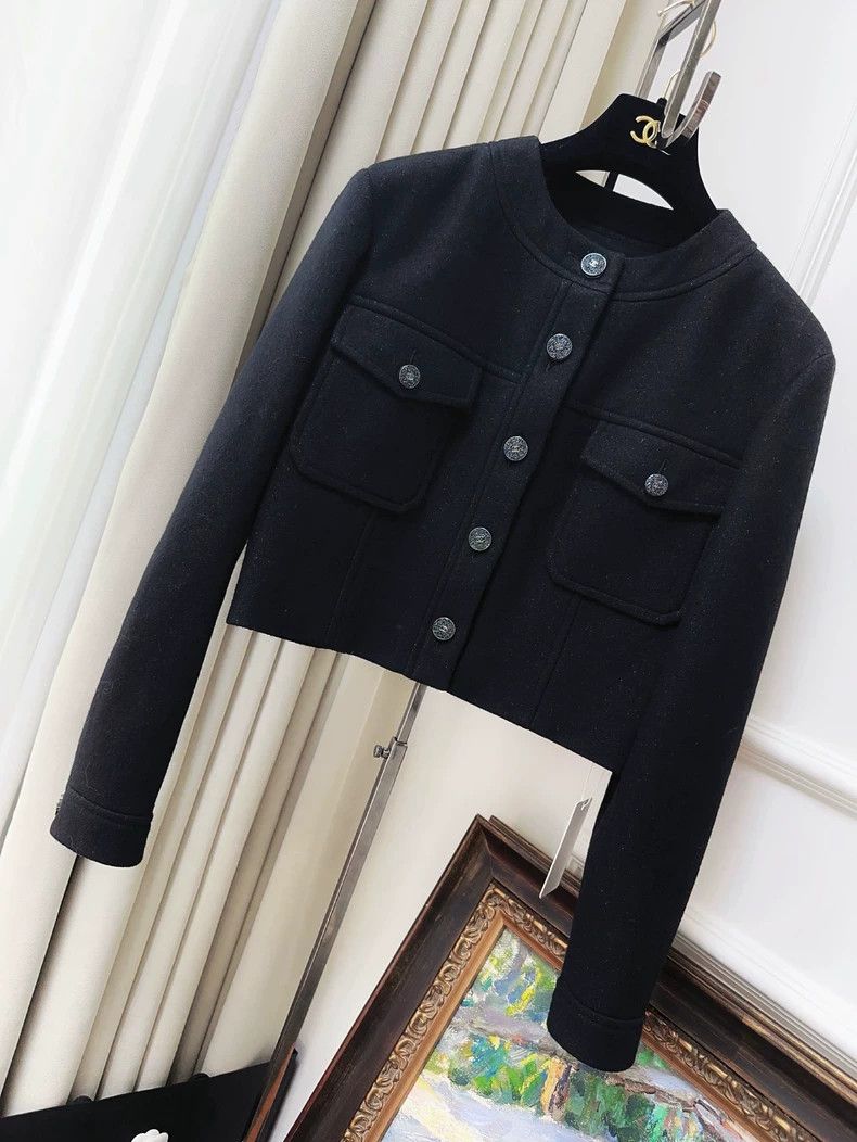 Chanel Chanel 24b black two-pocket shiny fabric jacket Size XS / US 0-2 / IT 36-38 - 1 Thumbnail
