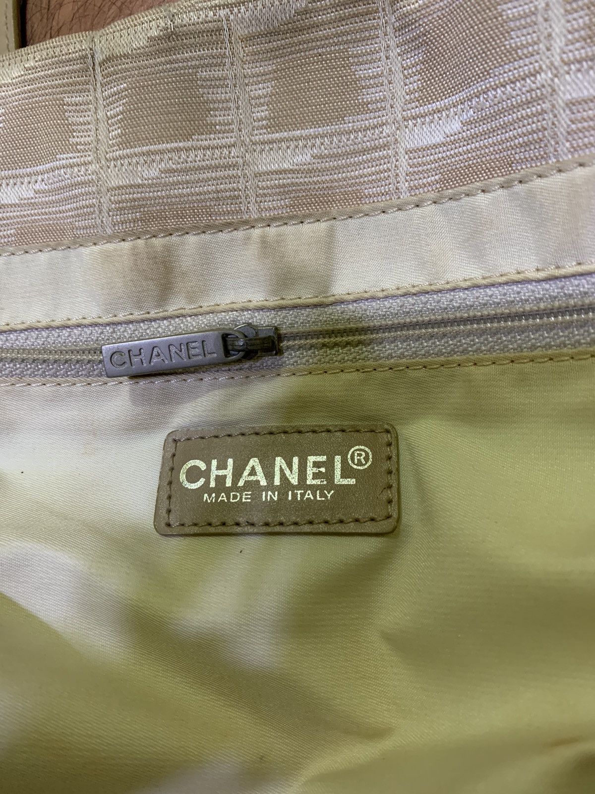 Chanel Travel Line Tote Bag Size ONE SIZE - 14 Thumbnail