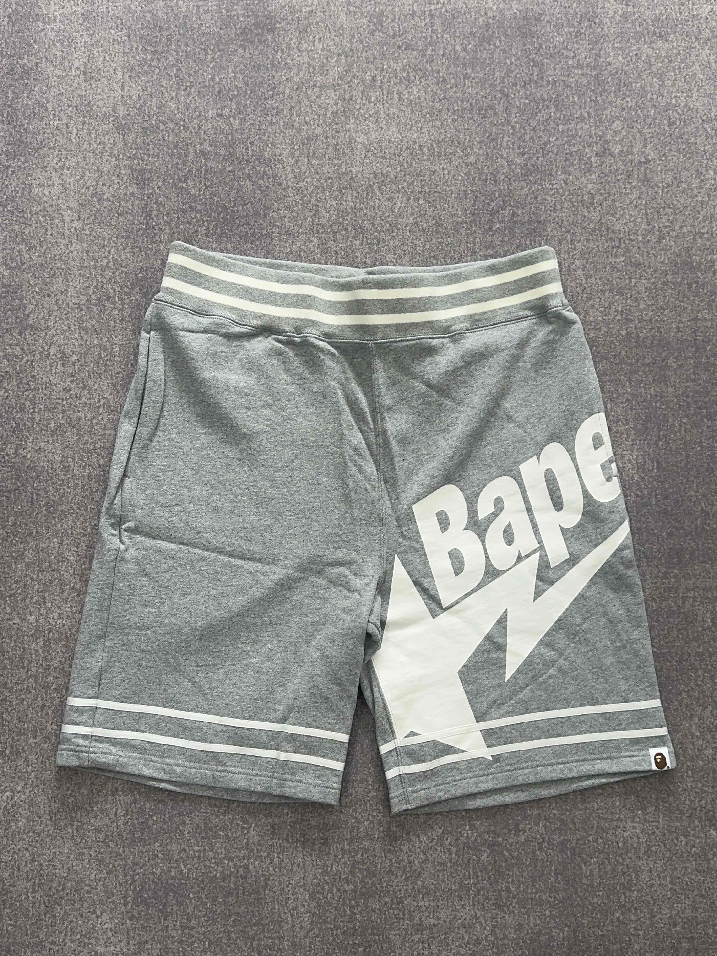Bape A Bathing Ape Logo Print Shorts Size XL Size US 36 / EU 52 - 1 Thumbnail