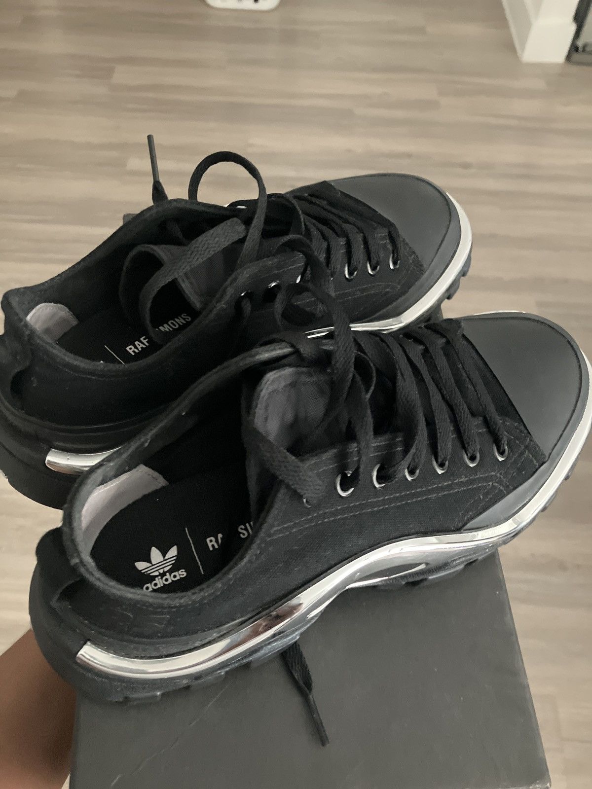 Adidas × Raf Simons Raf Simons \ Addidas Size US 6 / EU 39 - 2 Thumbnail