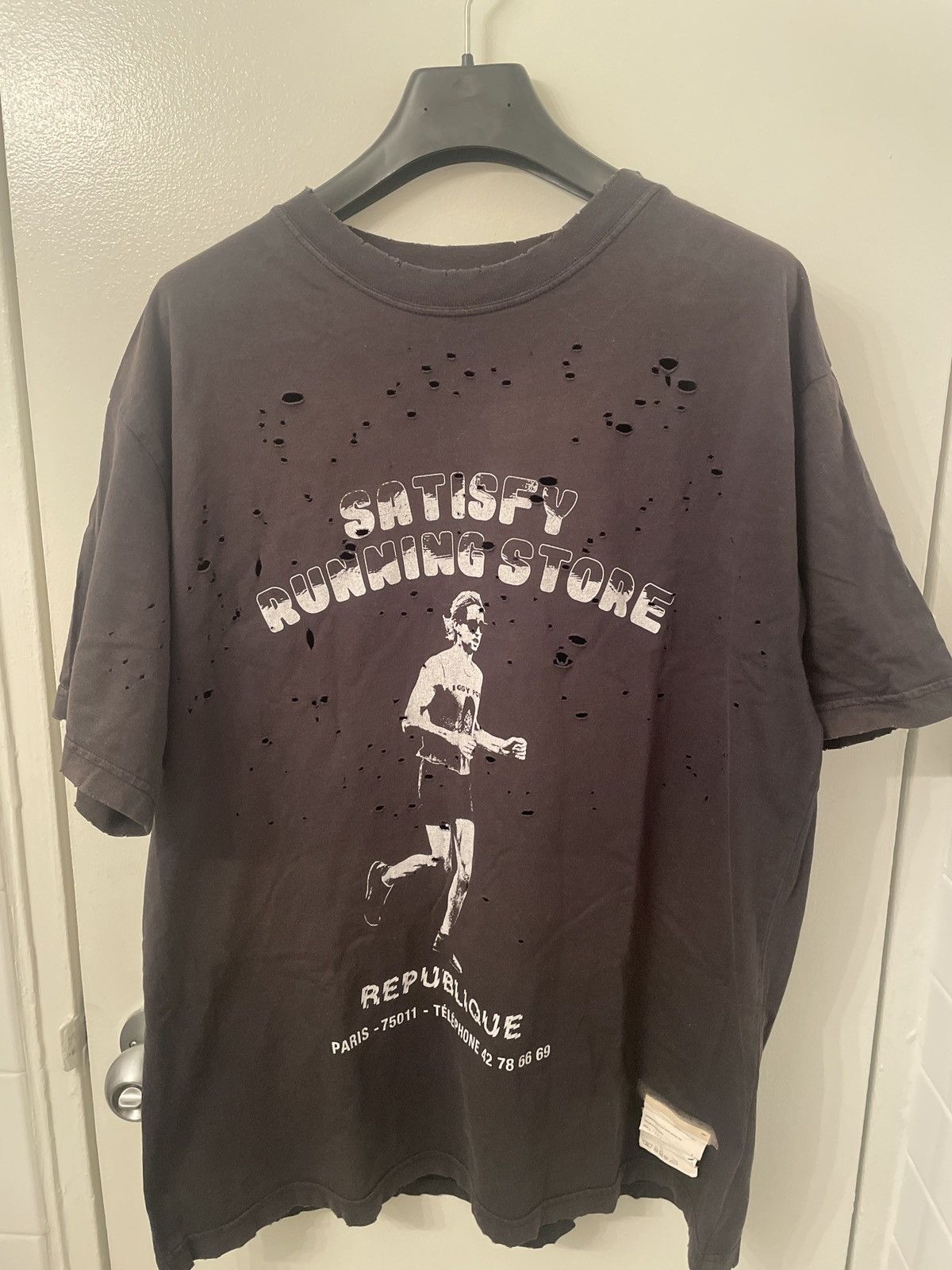 Pre-owned Satisfy 2018  Running Dennis Ogburn Signature Mothtech Shirt In Black