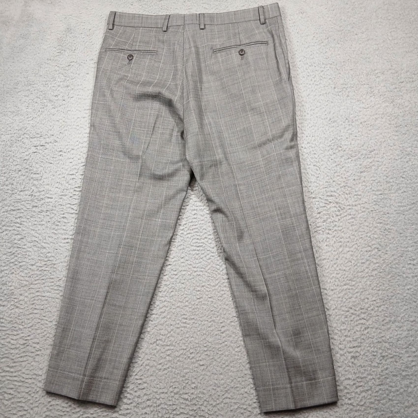Jos. A. Bank Jos. A. Bank Dress Pants Gray Plaid Flat Front 40S 34W Men’s Wool Blend Business Pants Mens Regular Slim/Classic Size US 34 / EU 50 - 2 Thumbnail