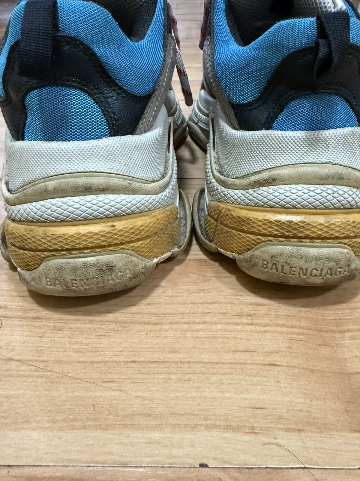 Balenciaga 2018 Balenciaga triple s grey red blue Size US 6.5 / EU 39-40 - 8 Thumbnail