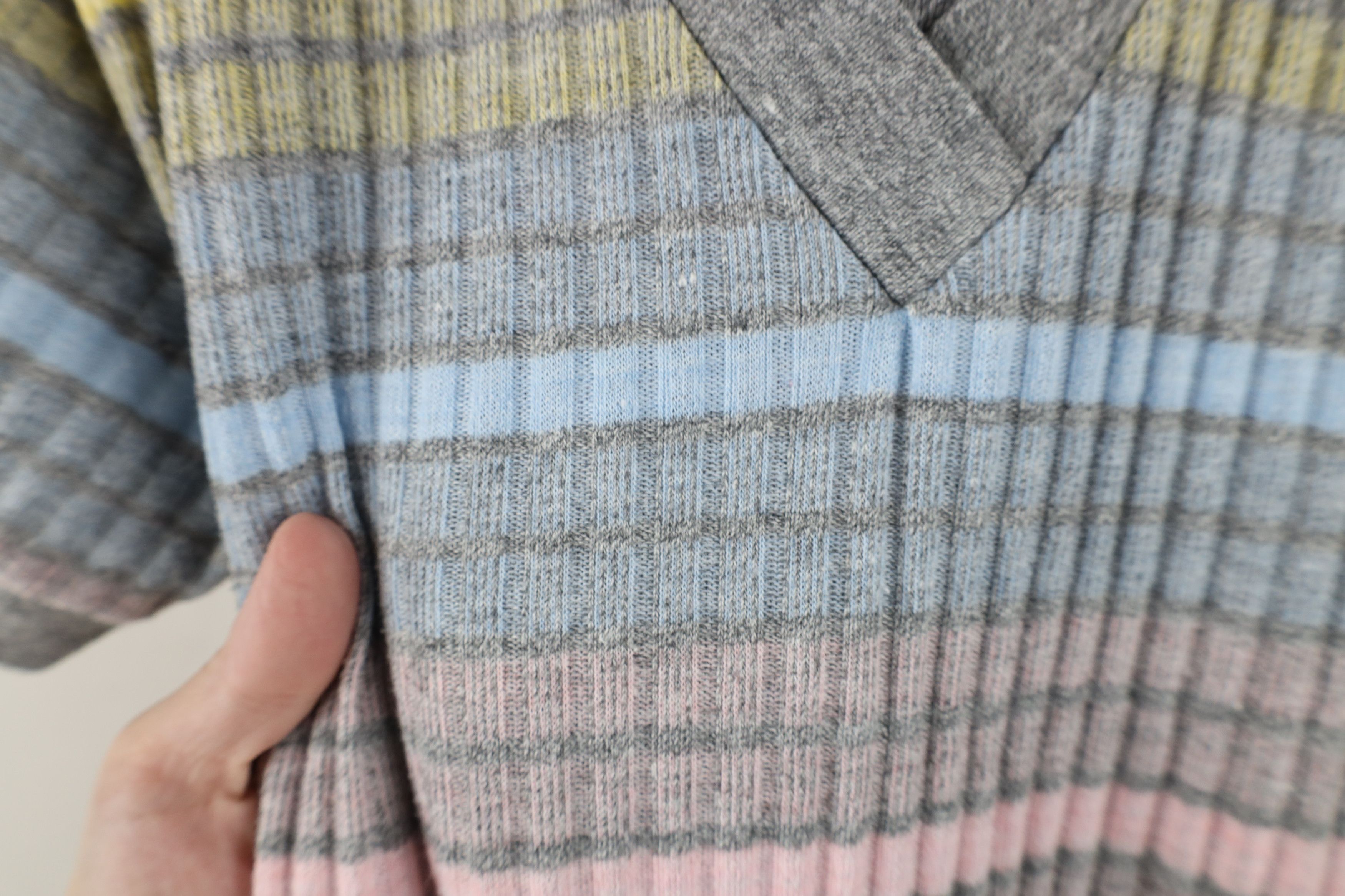 Vintage Vintage 70s Streetwear Ribbed KnitShort Sleeve Sweater USA Size M / US 6-8 / IT 42-44 - 5 Thumbnail