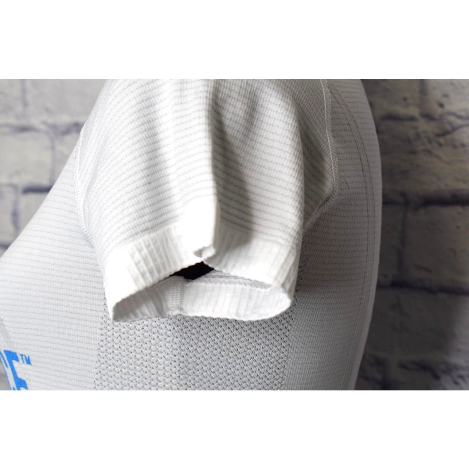 Lululemon Lululemon Short Sleeve Vital Performance Athletic Shirt Womens 2XS 6 White Size XXS / US 00 / IT 34 - 4 Thumbnail