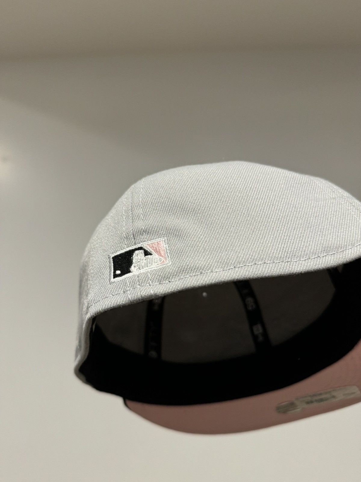Hat Club × MLB × New Era Hatclub Noho Exclusive Colorado Rockies Noho Mountains Pinky Size ONE SIZE - 4 Thumbnail