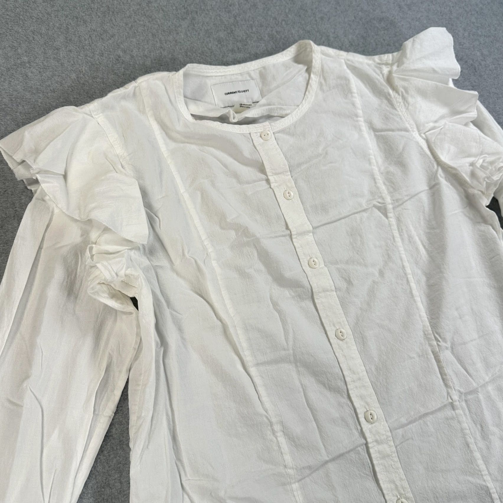 Vintage Current/Elliott Blouse Womens 2 White Ruffle Shoulder Button Front Long Sleeve Size XS / US 0-2 / IT 36-38 - 4 Thumbnail