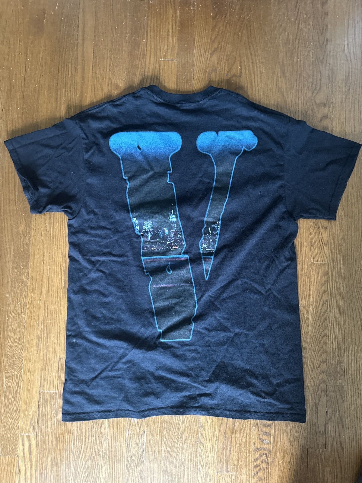 Vlone Pop Smoke Armed and Dangerous tee Size US M / EU 48-50 / 2 - 2 Thumbnail