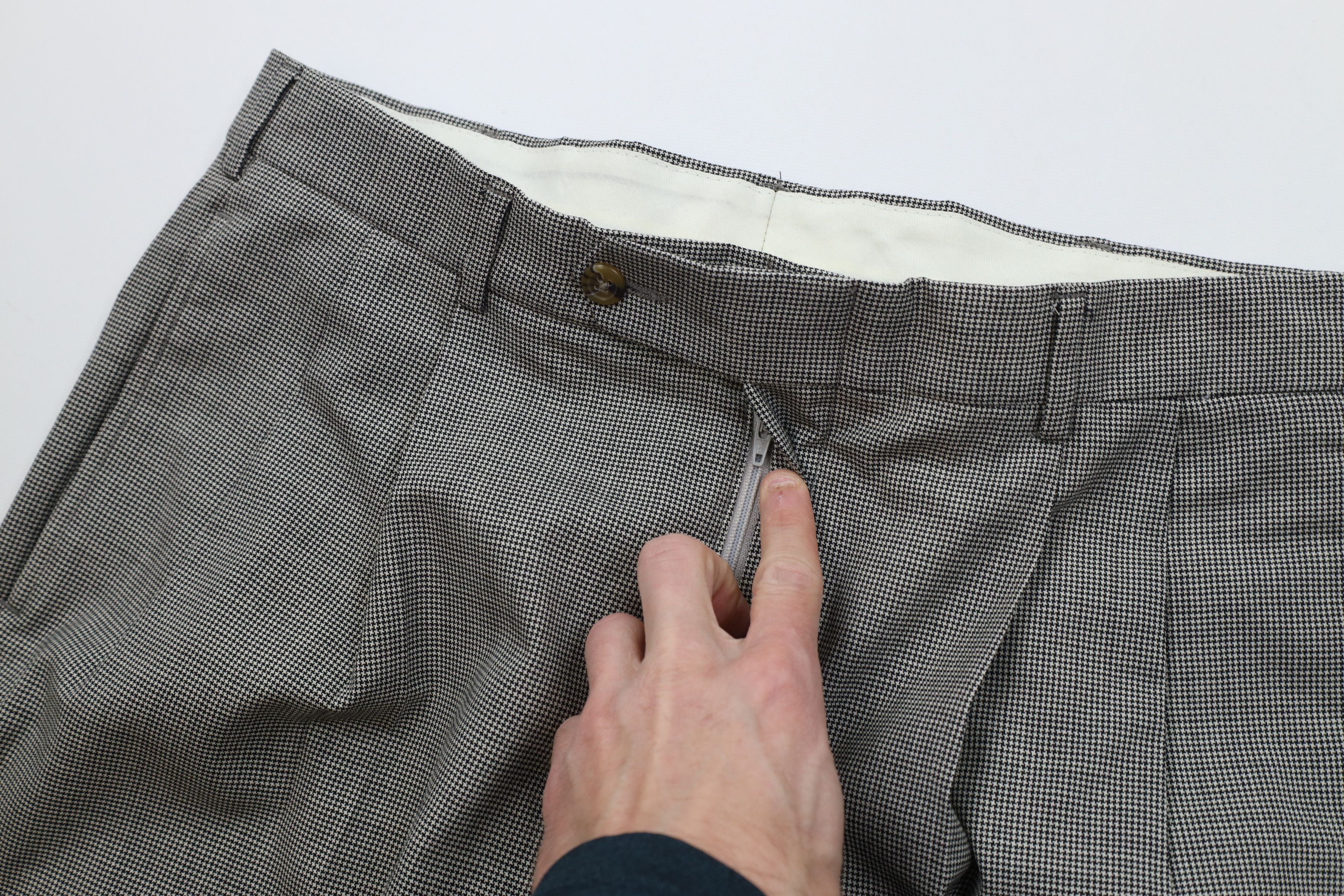 Tommy Hilfiger Vintage 90s Tommy Hilfiger Houndstooth Wide Leg Chino Pants Size US 34 / EU 50 - 6 Thumbnail