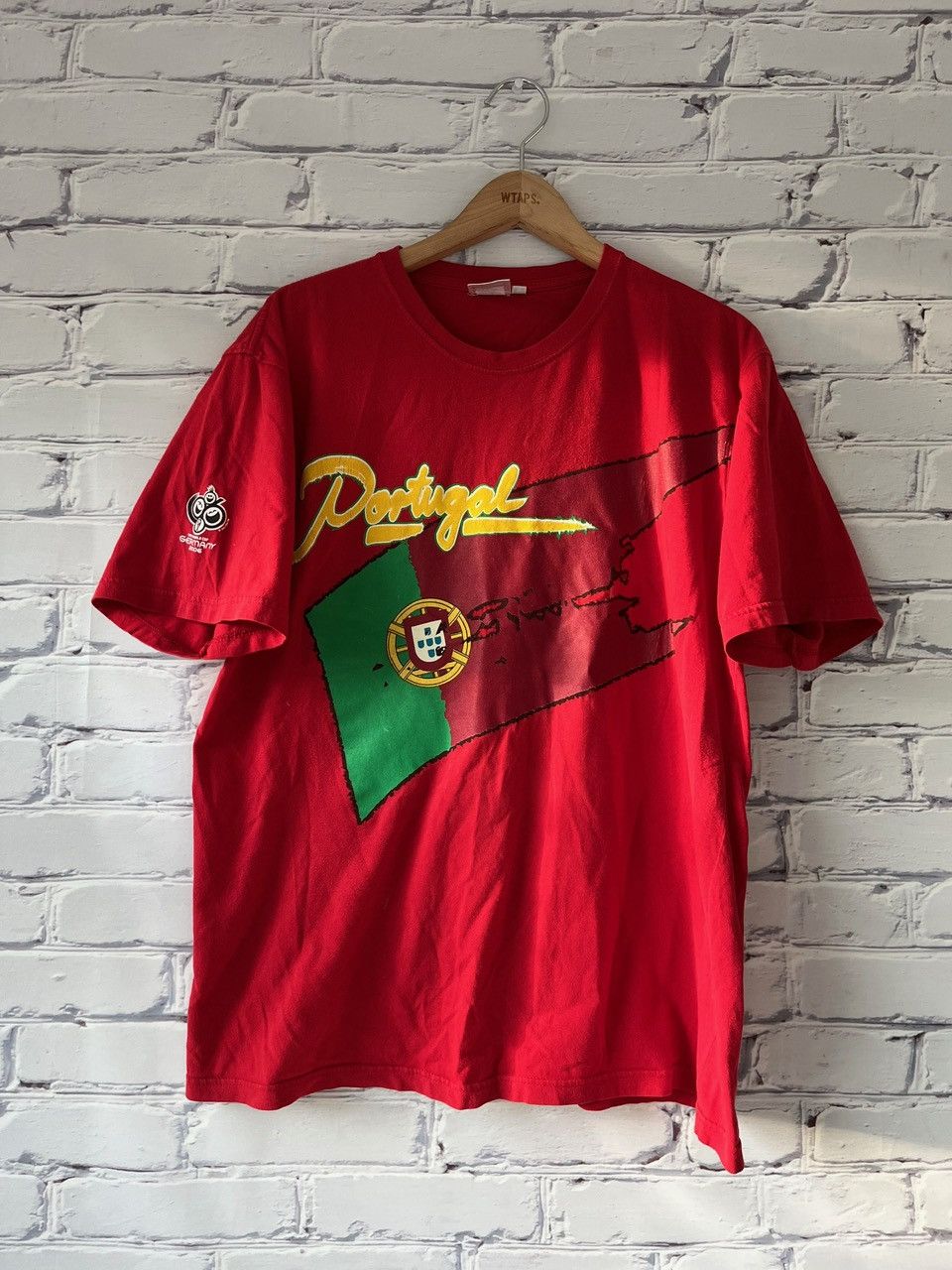 Vintage Vintage FIFA World Cup 2006 Portugal T-Shirt Size US L / EU 52-54 / 3 - 1 Thumbnail