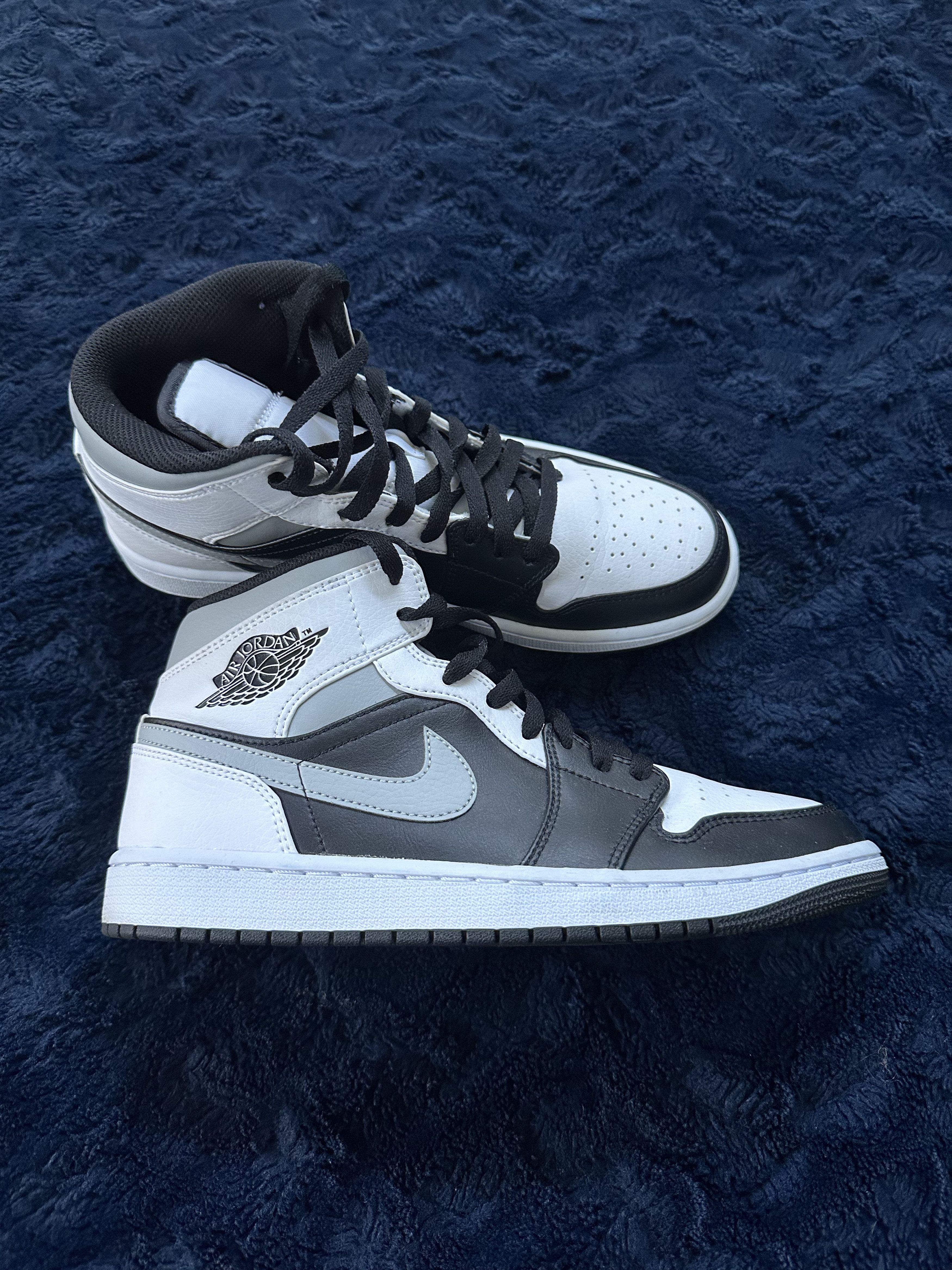 Jordan Brand × Nike Air Jordan 1 Mid Size US 9 / EU 42 - 2 Thumbnail