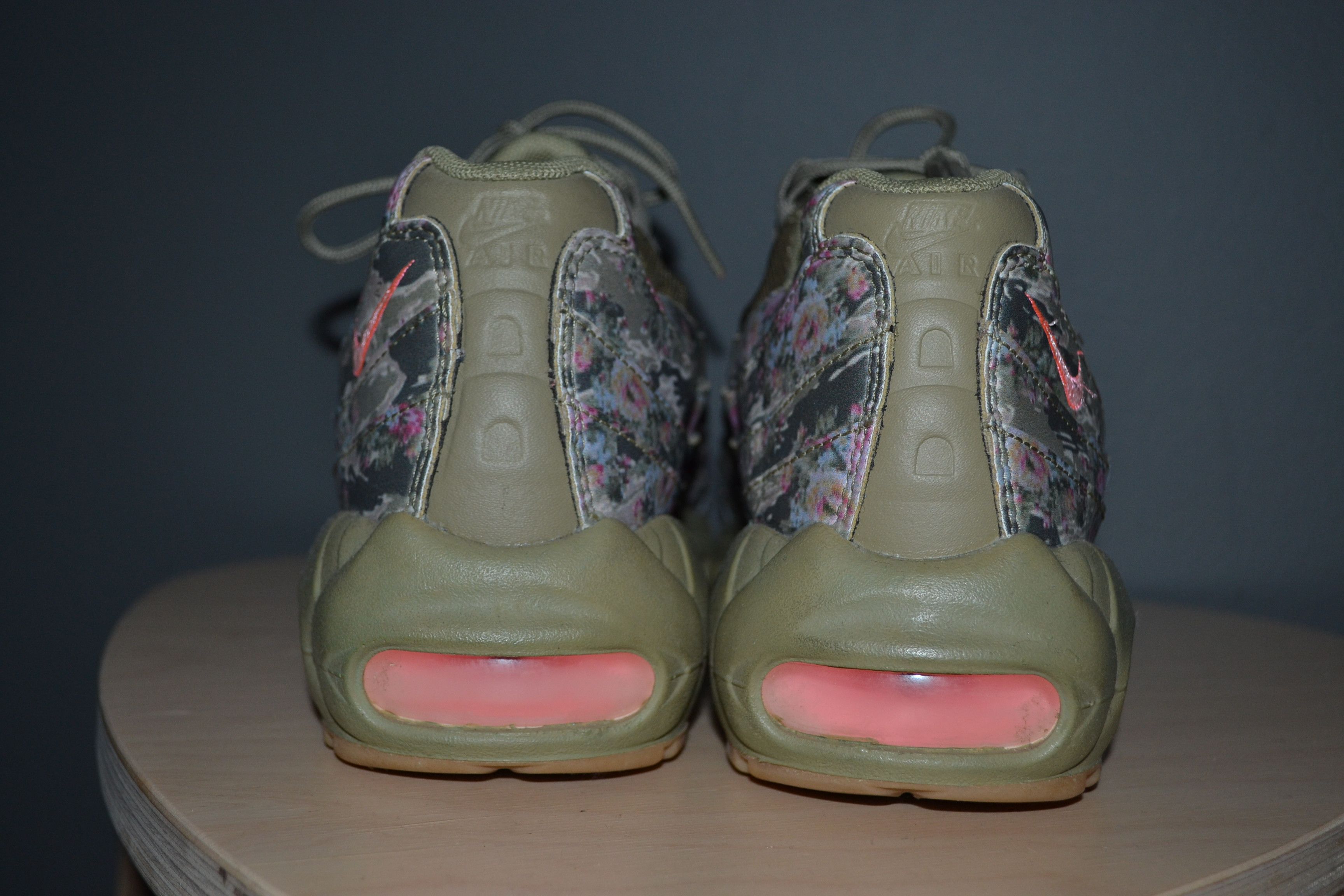 Nike Nike Air Max 95 Floral Camo Olive Womens Size 7 AQ6385-200 Size US 7 / IT 37 - 4 Thumbnail