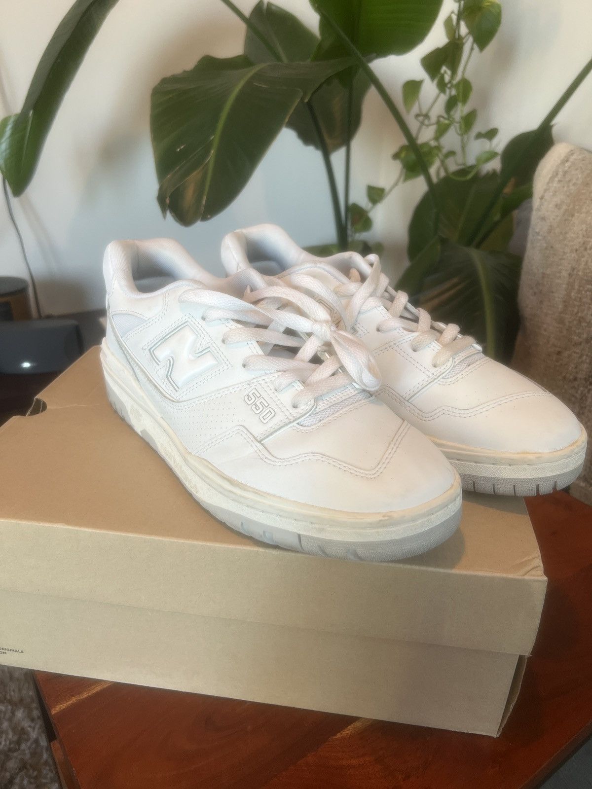 New Balance White on white New Balance 550 Size US 11 / EU 44 - 1 Thumbnail