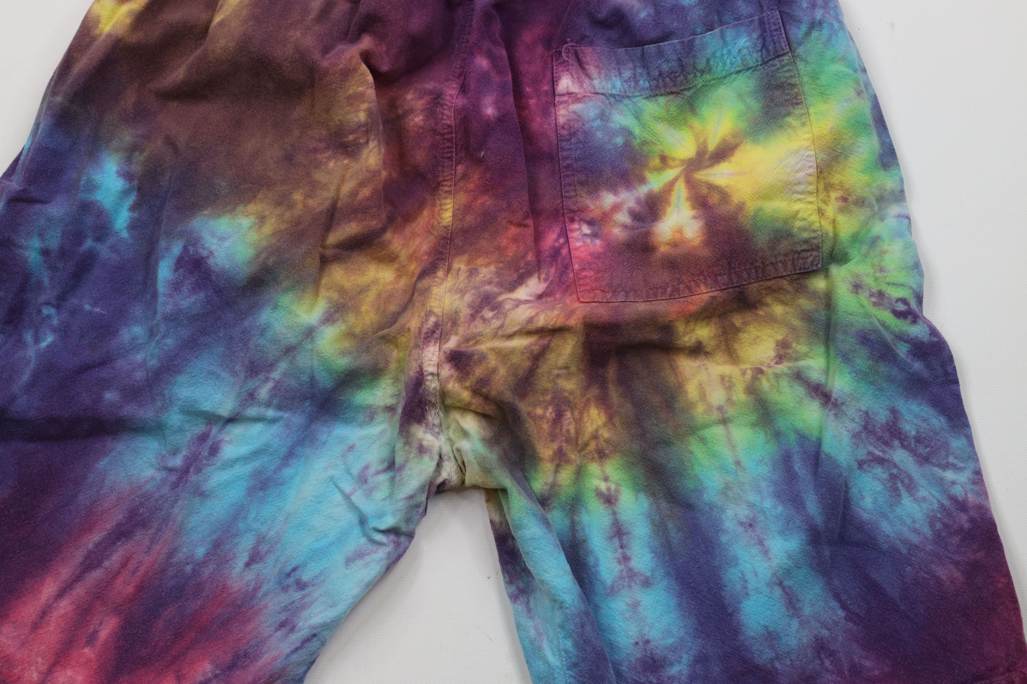 Vintage Vintage 90s Streetwear Rainbow Tie Dye Acid Wash Shorts Size US 30 / EU 46 - 10 Thumbnail