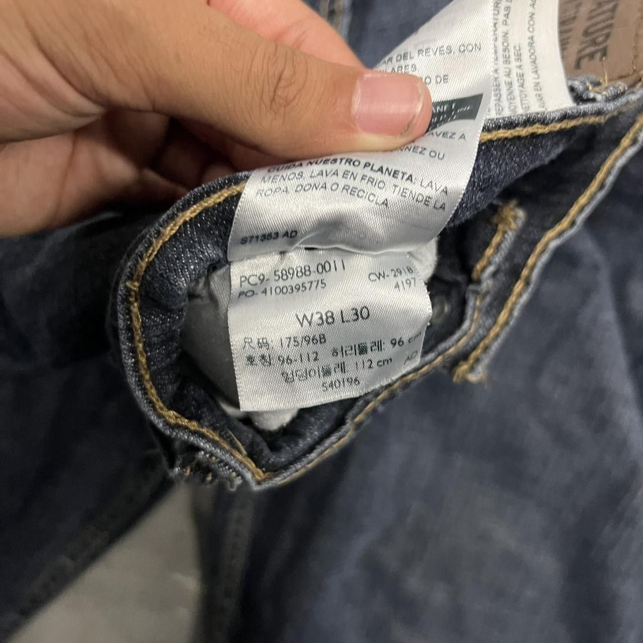 Levi's Vintage Y2K/2000s Dark wash Levis Straight Leg skater Jeans! Size US 38 / EU 54 - 7 Thumbnail