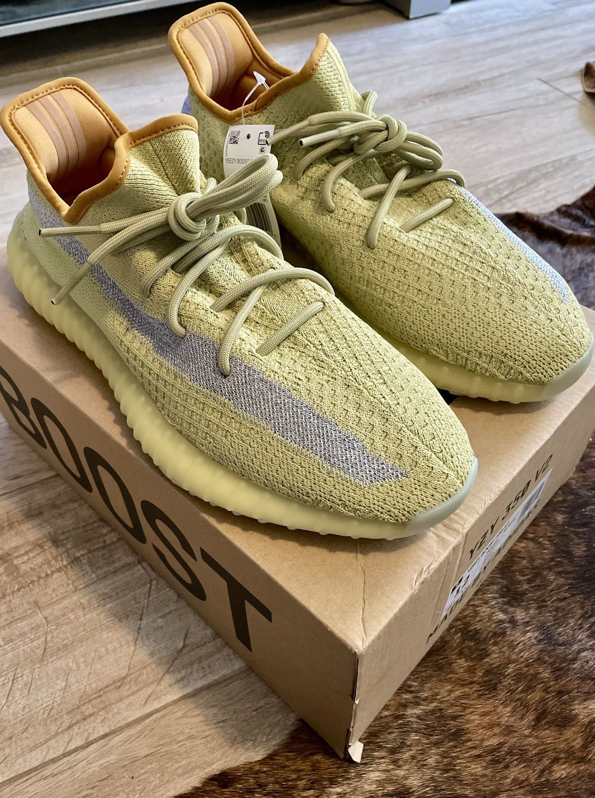 Yeezy Adidas Yeezy Boost 350 V2 Marsh Size 12 New! Size US 12 / EU 45 - 10 Thumbnail