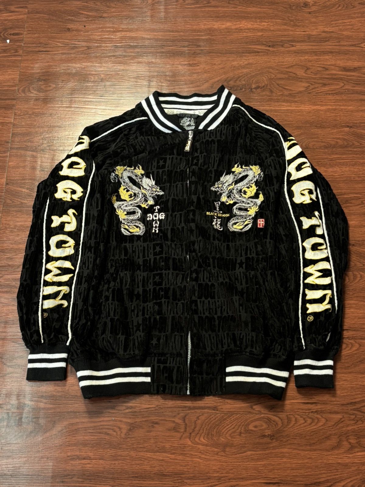 Dogtown Dogtown velvet light jacket Size US XL / EU 56 / 4 - 7 Thumbnail