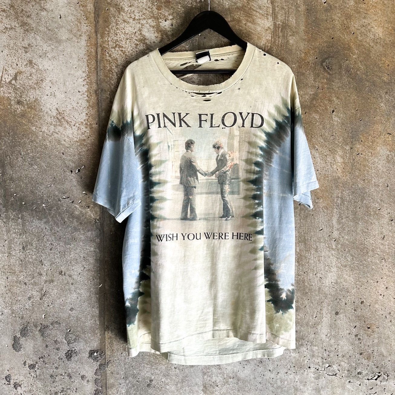 Pink Floyd 90s THRASHED Vintage PINK FLOYD Tie-Dye T-Shirt Size US XL / EU 56 / 4 - 2 Thumbnail