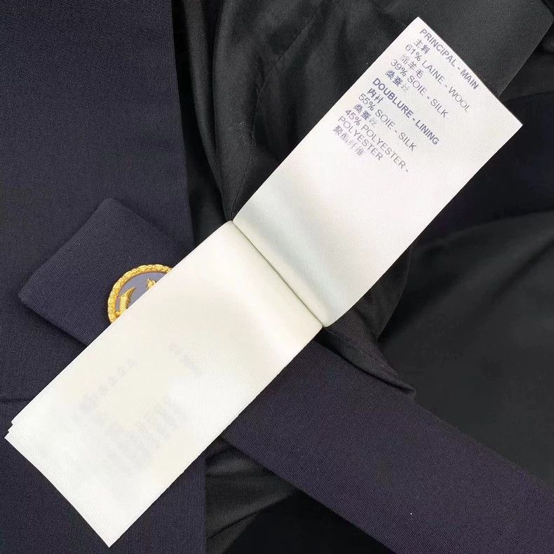 Louis Vuitton Louis Vuitton Sheepwool/mulberry silk black gold button dr Size XXS / US 00 / IT 34 - 6 Thumbnail