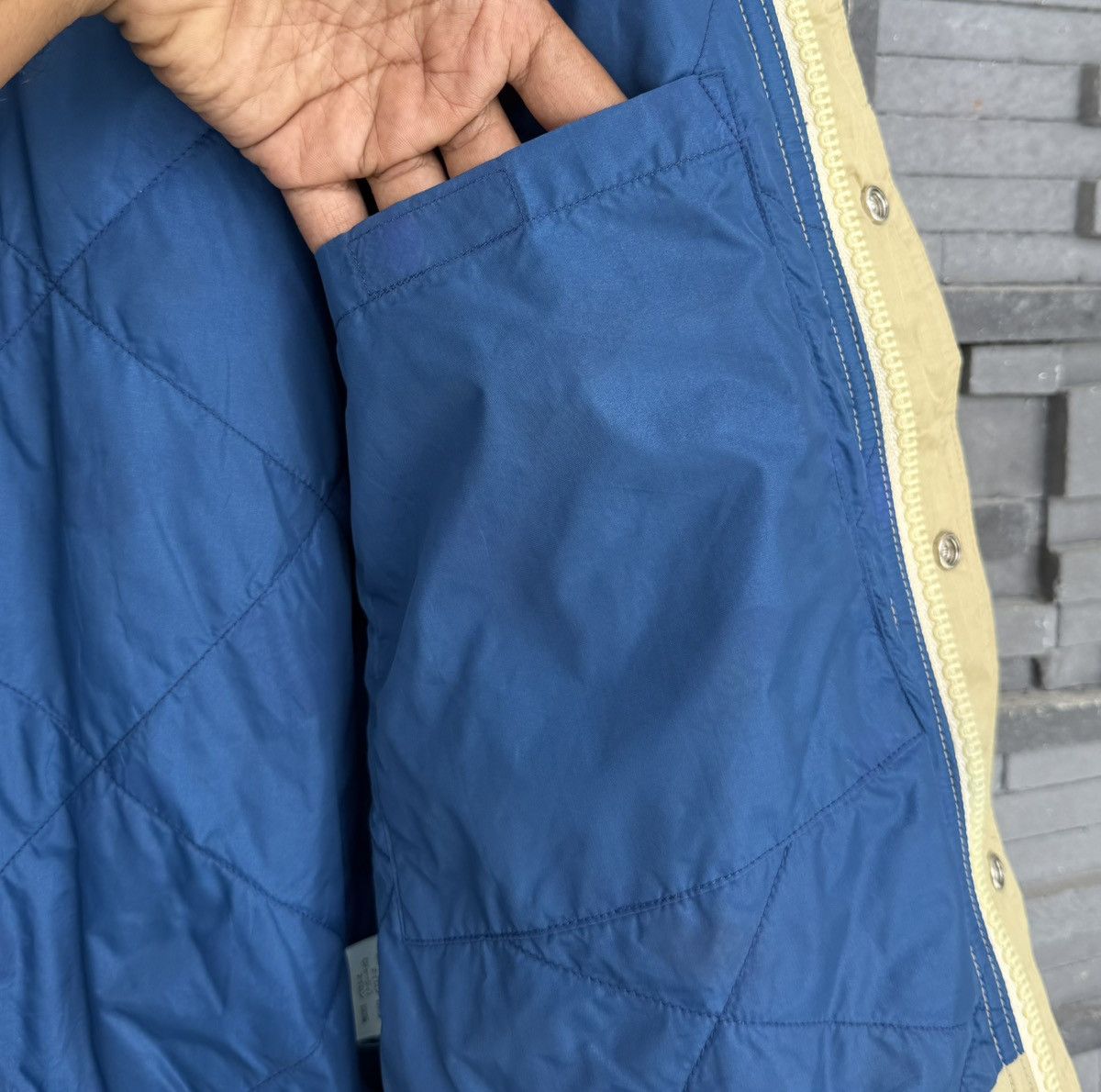 The North Face Vintage The North Face GoreTex Jacket Talon Zip Beige Bomber Size US M / EU 48-50 / 2 - 12 Thumbnail