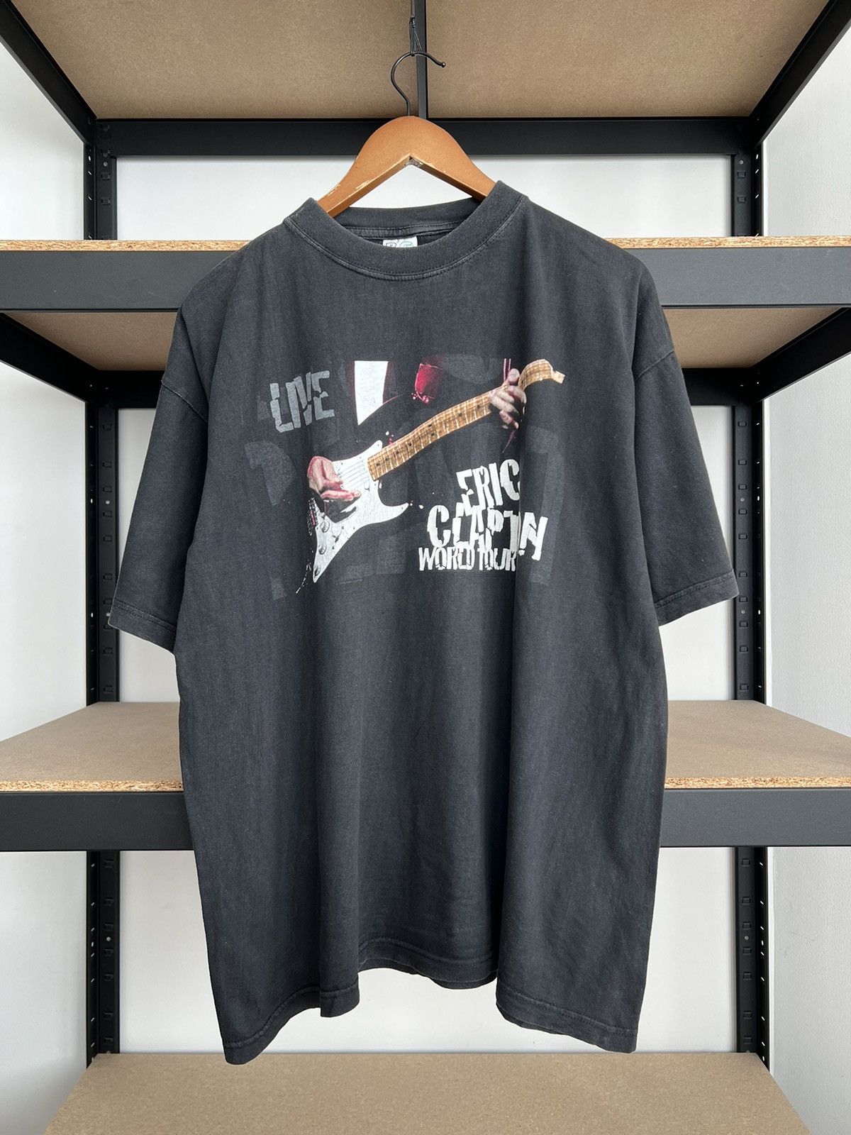 Band Tees Vintage 1998 Eric Clapton Live World Tour Black T-shirt Size US XL / EU 56 / 4 - 1 Thumbnail