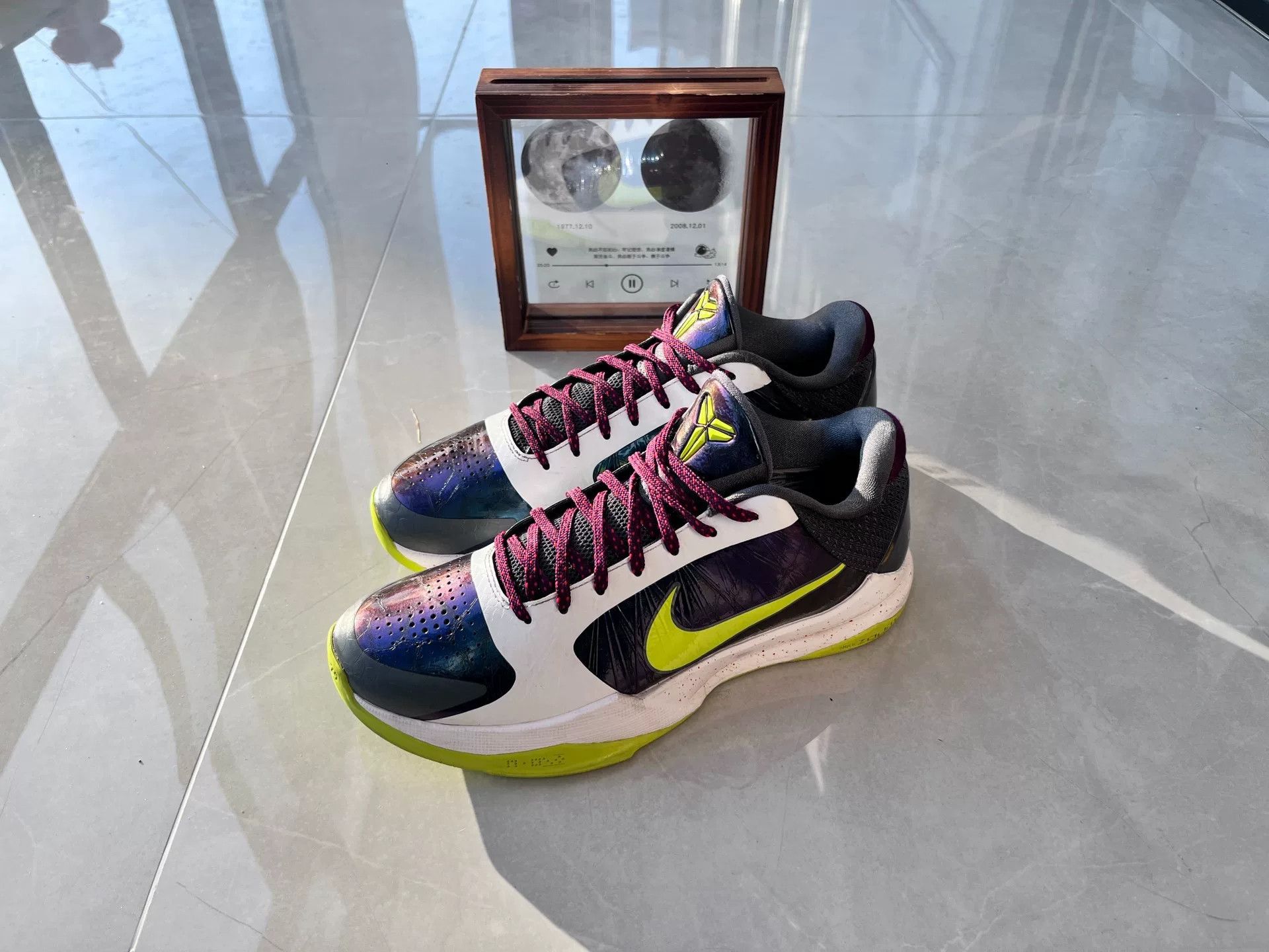 Nike Nike KOBE5 Lowtop Sneakers 9 Men Size US 9 / EU 42 - 1 Thumbnail