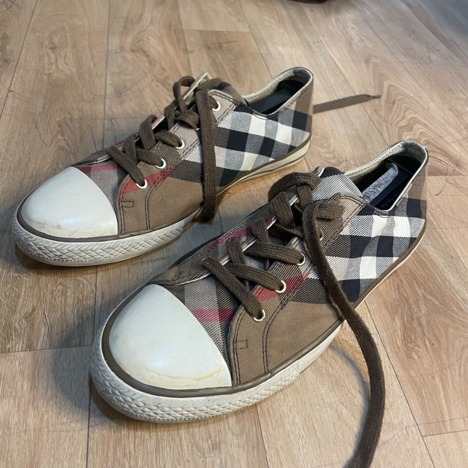Burberry BURBERRY SHOES SNEAKERS MEN'S Nova check lace up Canvas Size US 11 / EU 44 - 1 Thumbnail