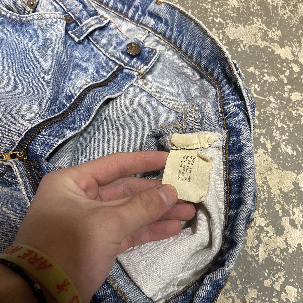 Levi's × Vintage Vintage Levi’s 505 Straight Fit Blue Denim Jeans USA 80s Size US 32 / EU 48 - 4 Thumbnail