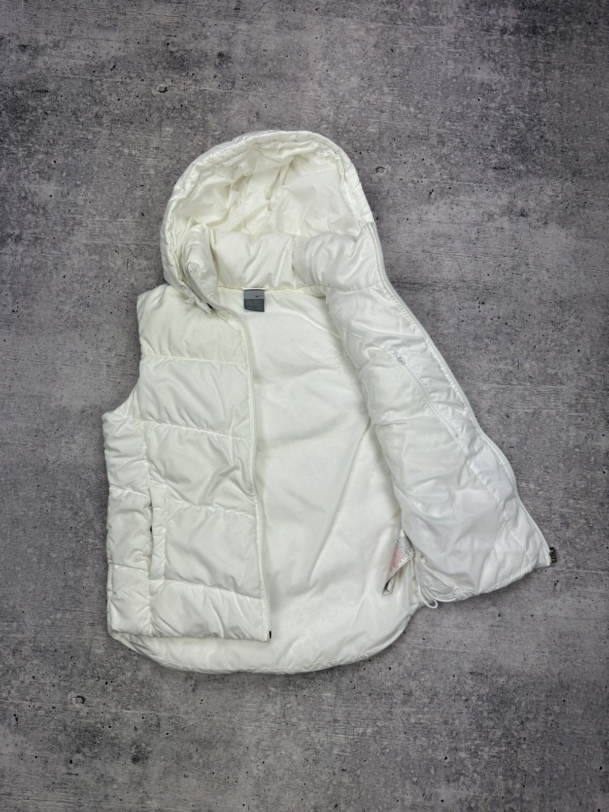 Nike × Vintage Vintage Nike Swoosh 90’s Y2K Style White Hooded Puffer Vest Size M / US 6-8 / IT 42-44 - 12 Thumbnail
