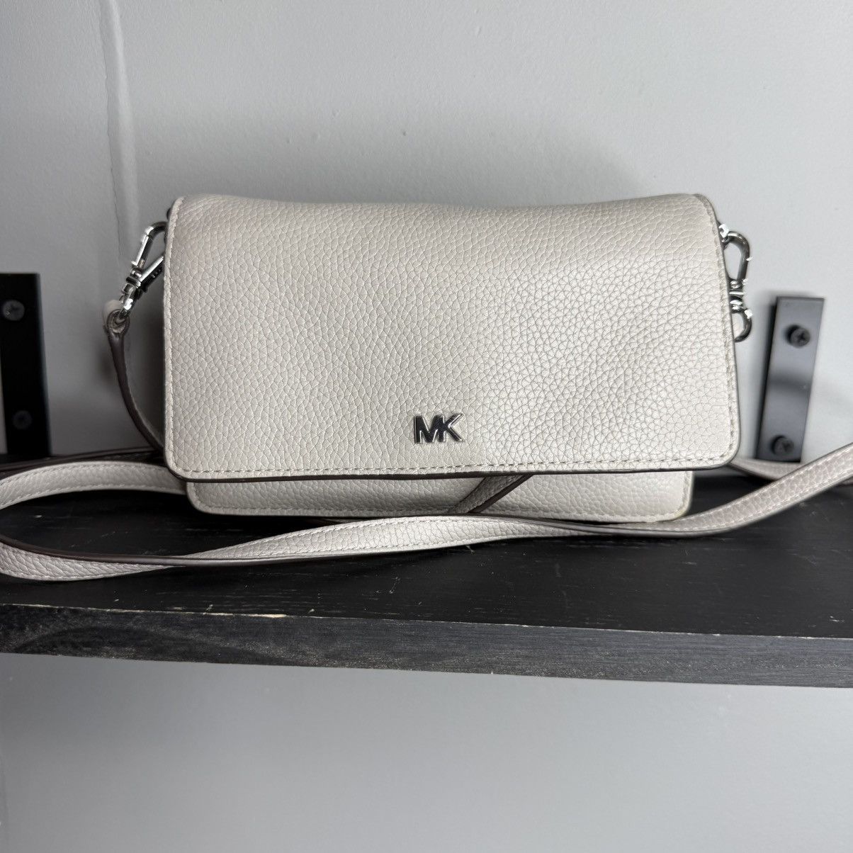 Michael Kors Michael Kors Jet Set Travel Large Crossbody Wallet Gray Size ONE SIZE - 1 Thumbnail
