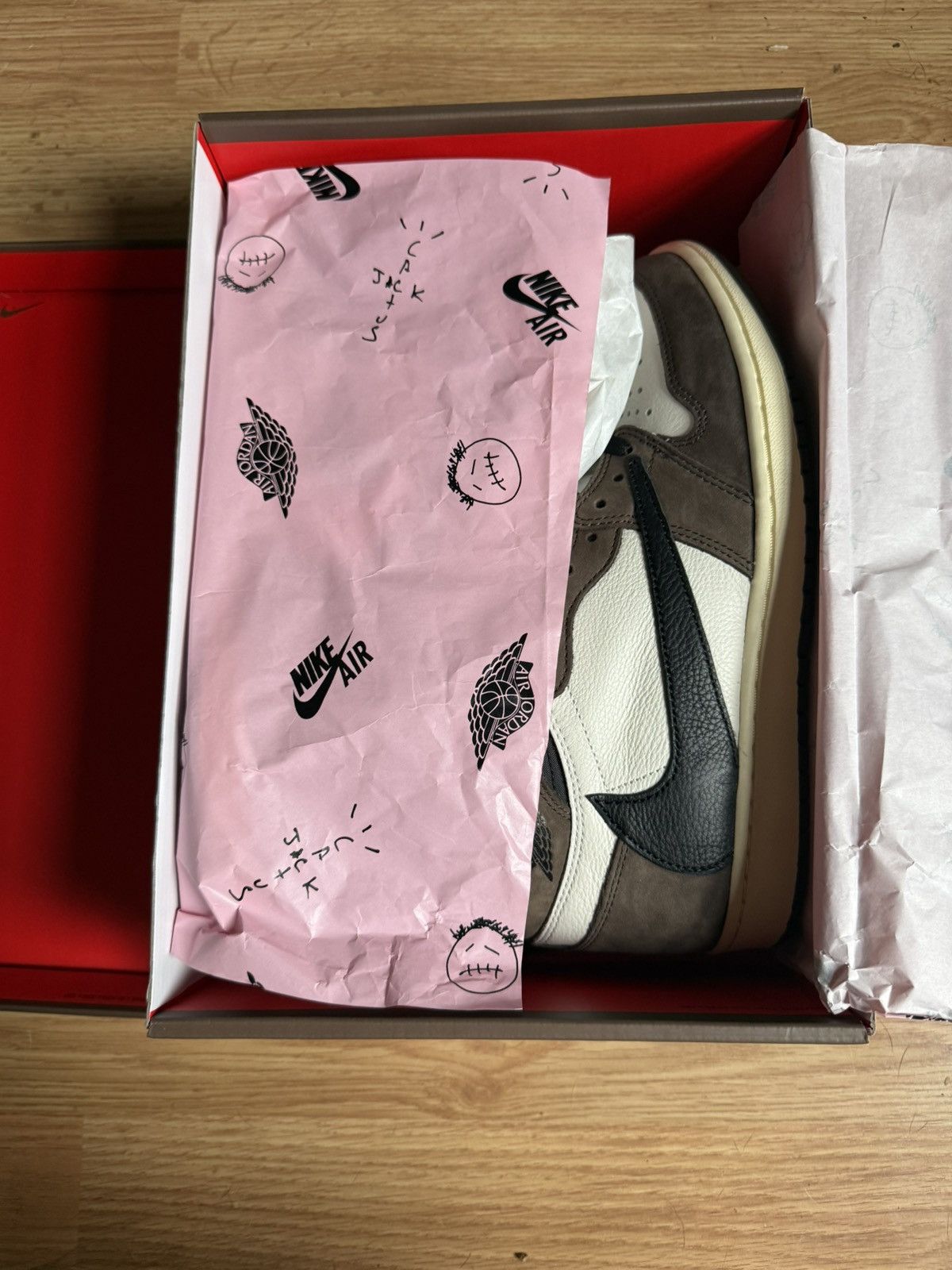 Nike × Travis Scott Travis Scott Mochas Size US 10.5 / EU 43-44 - 2 Thumbnail