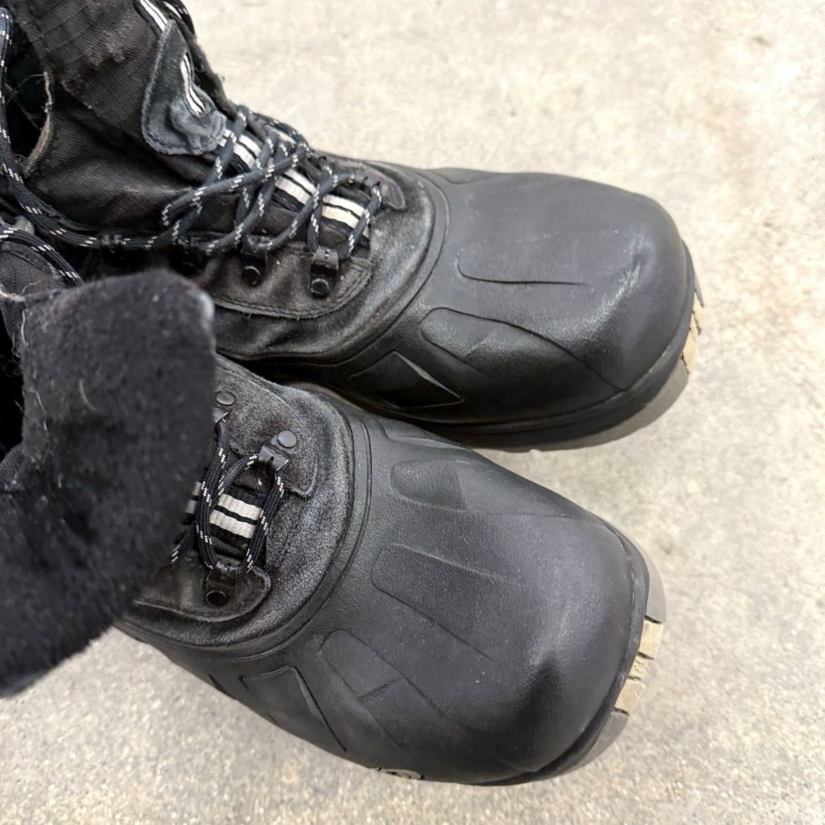 Salomon VINTAGE SALOMON Scrambler Waterproof Boots Mens Suede/Rubber Black Lace Up US 11 Size US 11 / EU 44 - 6 Thumbnail