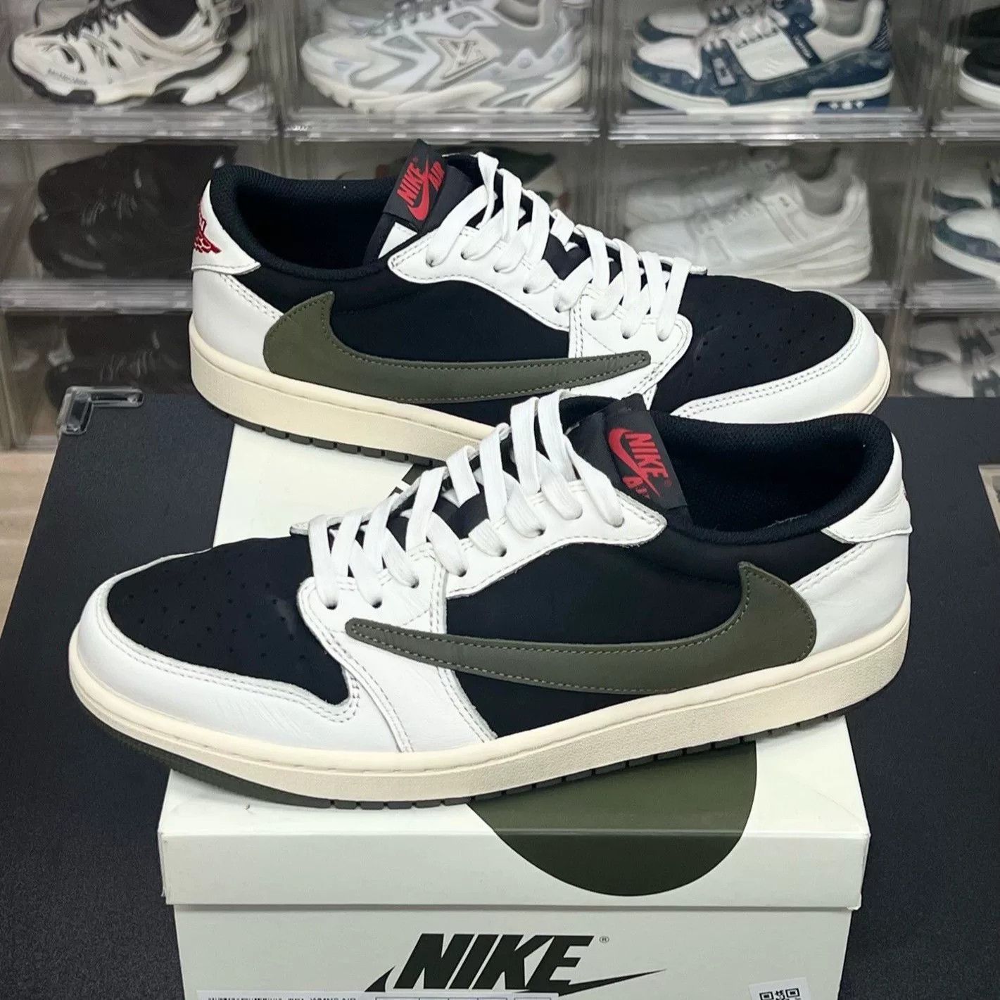 Nike Nike Green Designer Casual Streetwear Size US 10 / EU 43 - 1 Thumbnail