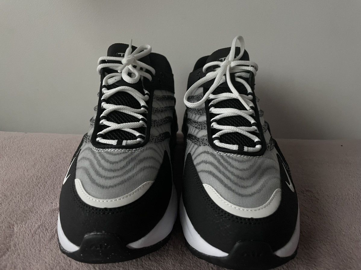 Jordan Brand × Nike Nike Air Max TW Size US 11 / EU 44 - 3 Thumbnail