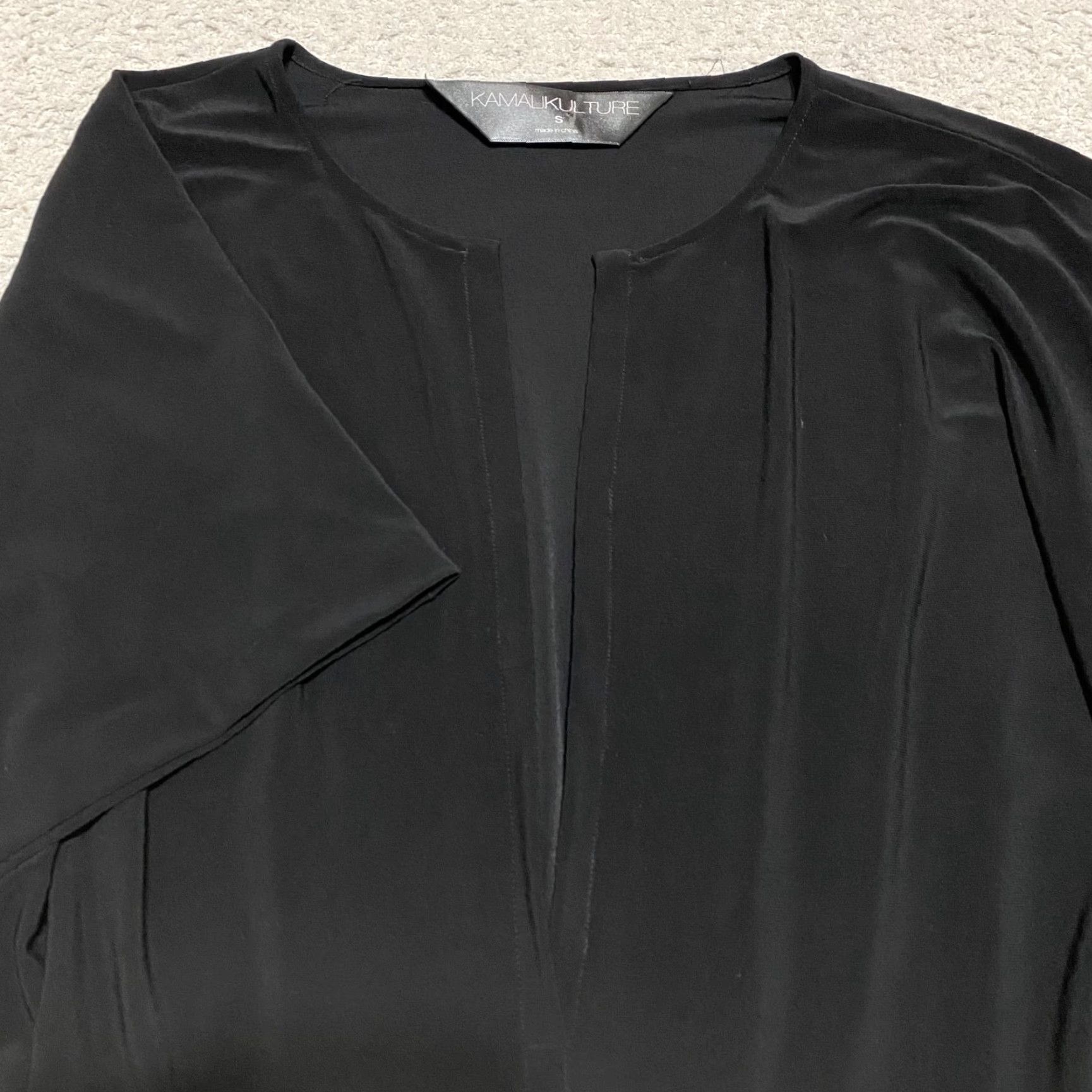 Norma Kamali KAMALI Norma Kamali Romper Shirt Womens Small Black V-Neck Short Sleeve One-Piece Wide-Leg 3 in Inseam Spring Summer Fall Casual Party/Cocktail WAS? Size 28" / US 6 / IT 42 - 4 Thumbnail