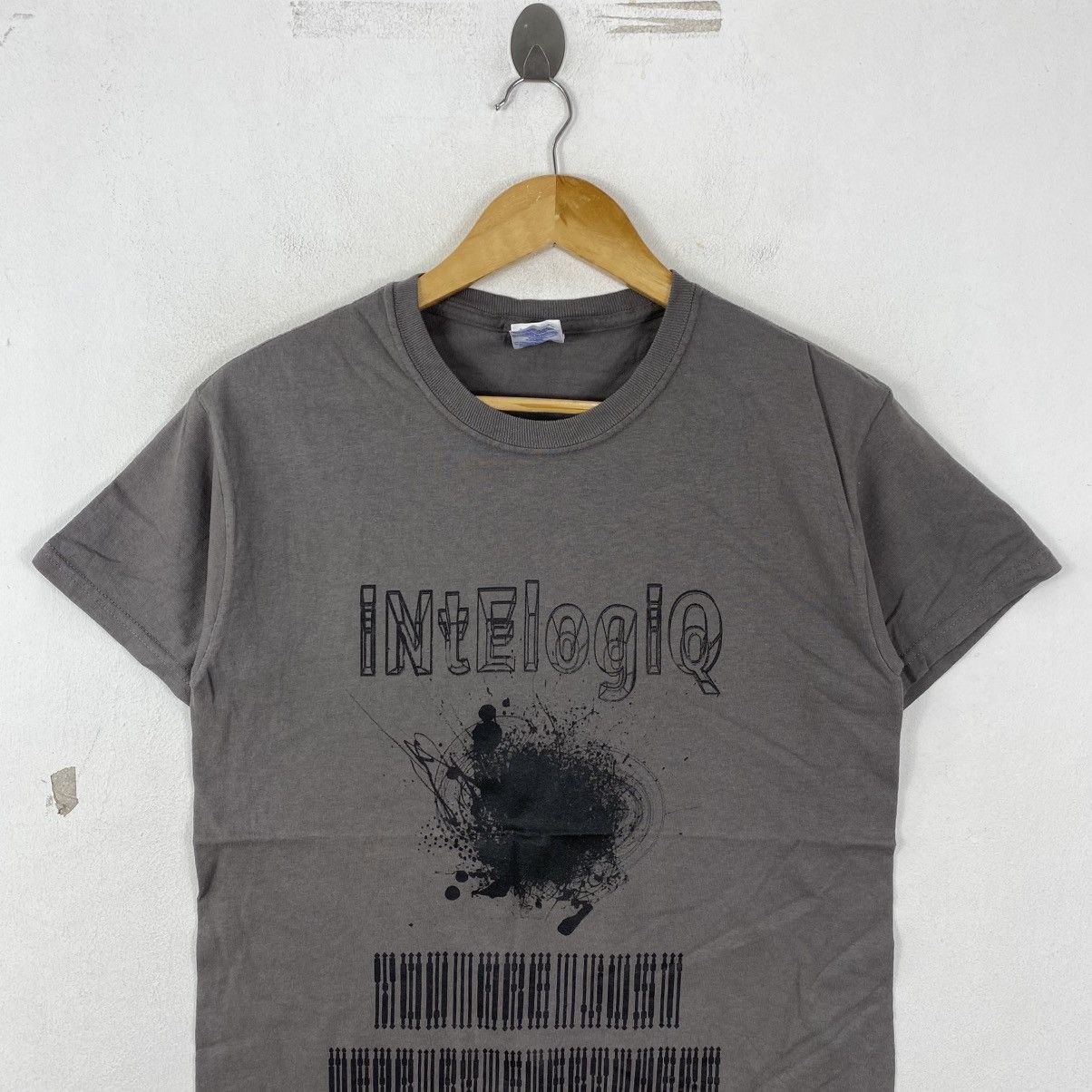 Vintage Vintage iNtElogiQ Band Tee Gray Small Indie Rock Grunge Y2K Size US S / EU 44-46 / 1 - 3 Thumbnail