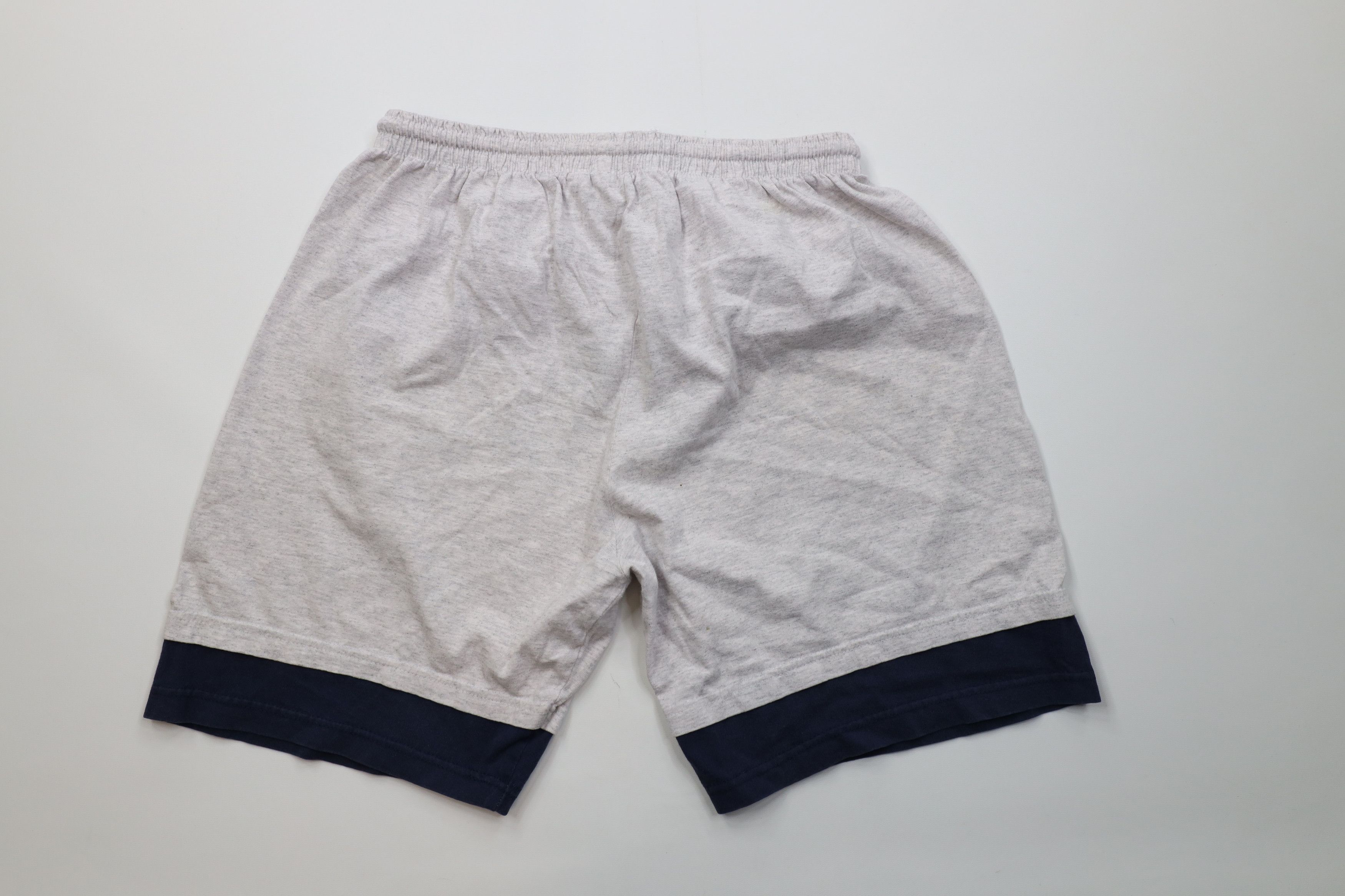 Vintage Vintage 90s Above Knee University of Toledo Shorts Gray USA Size US 34 / EU 50 - 10 Thumbnail