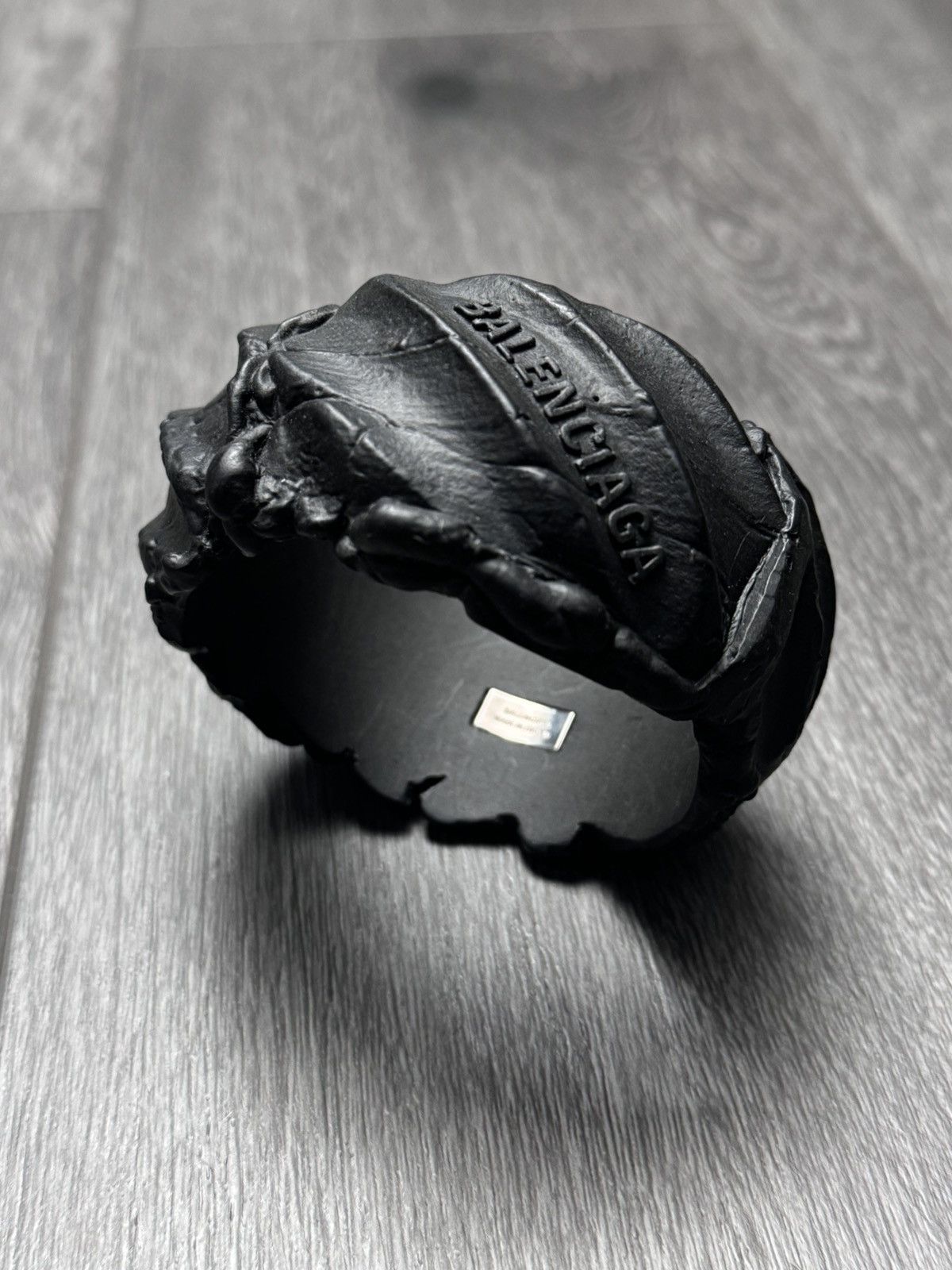 Balenciaga FW22 Balenciaga Distressed Rubber Tire Bracelet Size ONE SIZE - 1 Thumbnail