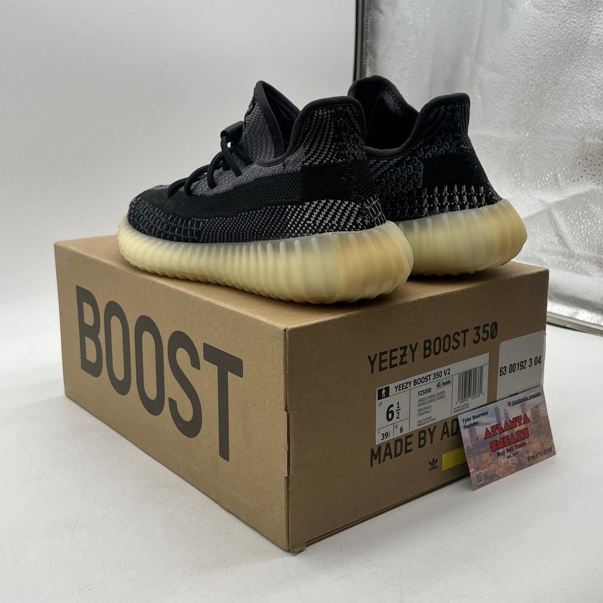 Adidas Yeezy boost 350 Carbon Size US 6.5 / EU 39-40 - 4 Thumbnail