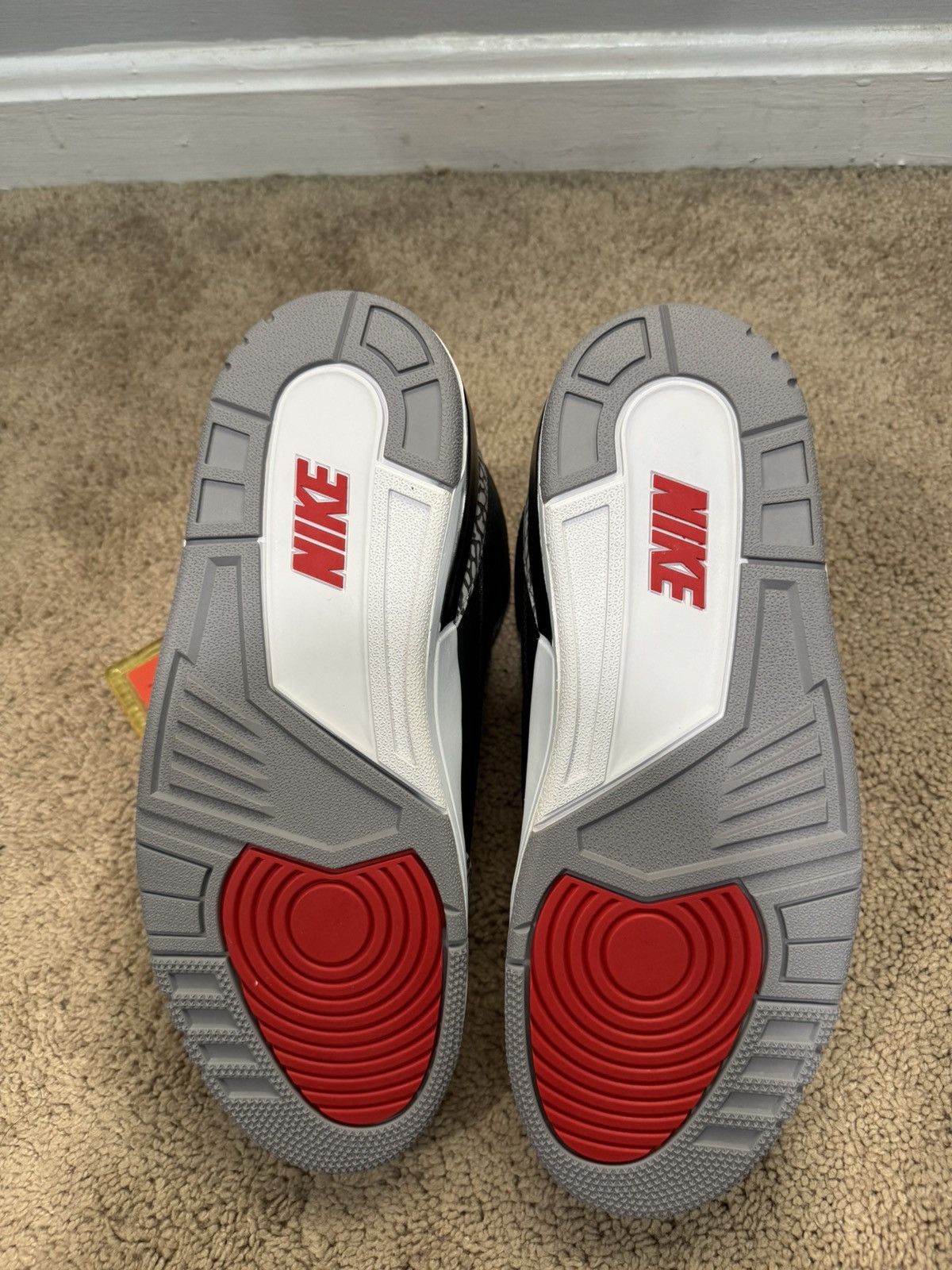 Jordan Brand Jordan 3 Black Cement 2018 Size US 10 / EU 43 - 4 Thumbnail