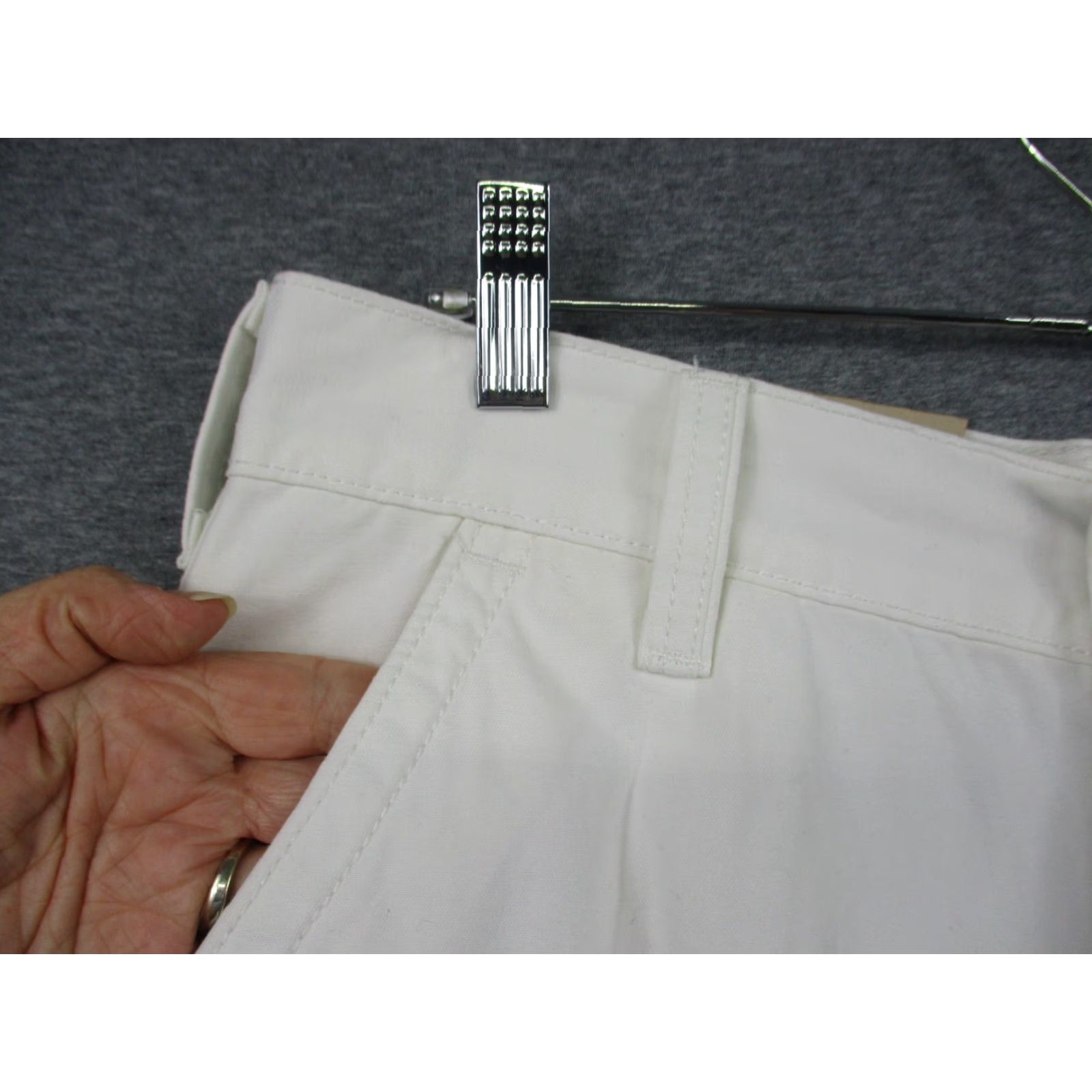 Levi's Levi's Cargo Shorts 30 Men Relaxed Fit Ivory Denim Pockets NWT Size US 30 / EU 46 - 3 Thumbnail