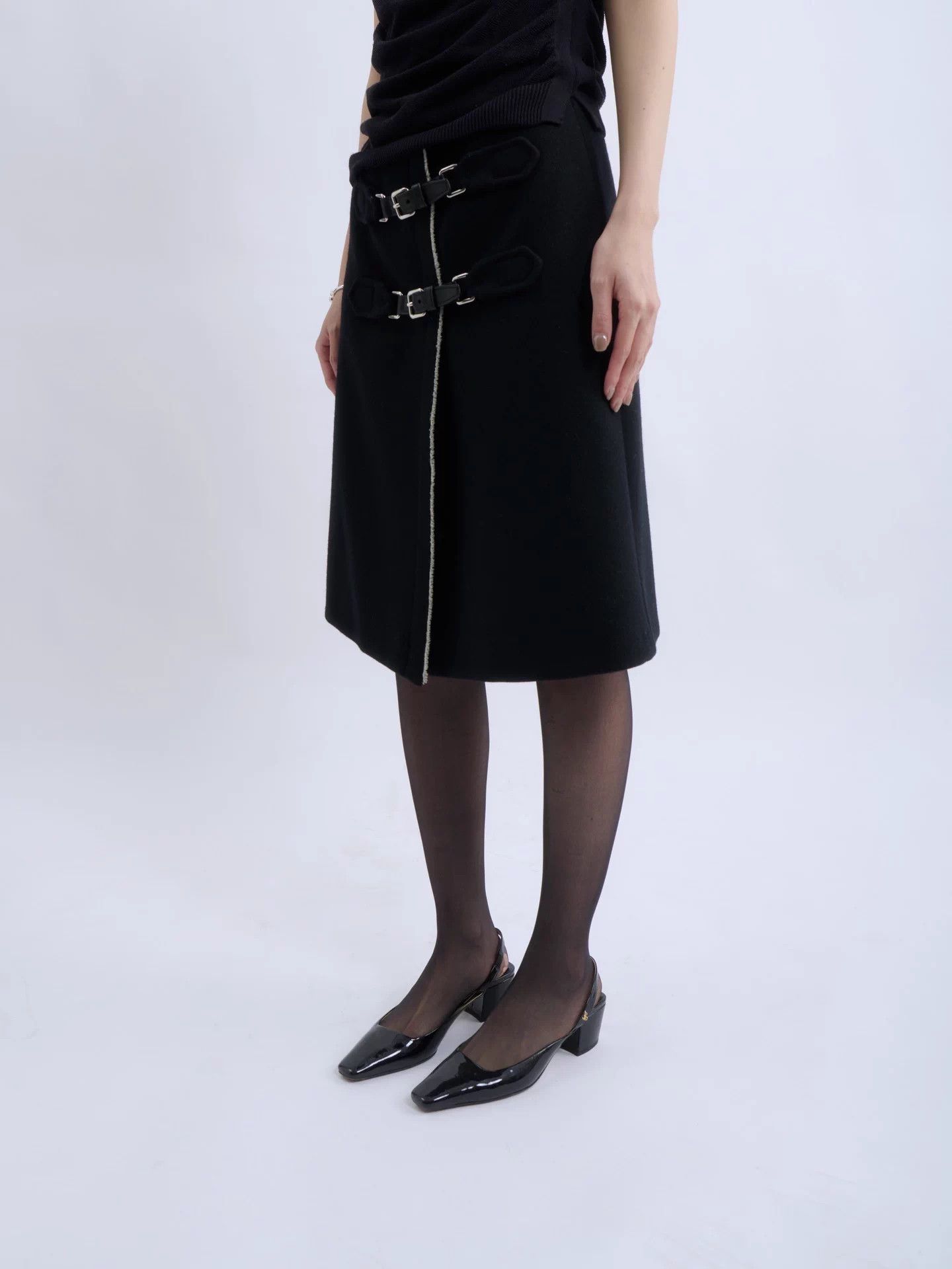 Prada Prada 00s Black Wool Double Belt Buckle A-Line Skirt Size 27" / US 4 / IT 40 - 3 Thumbnail