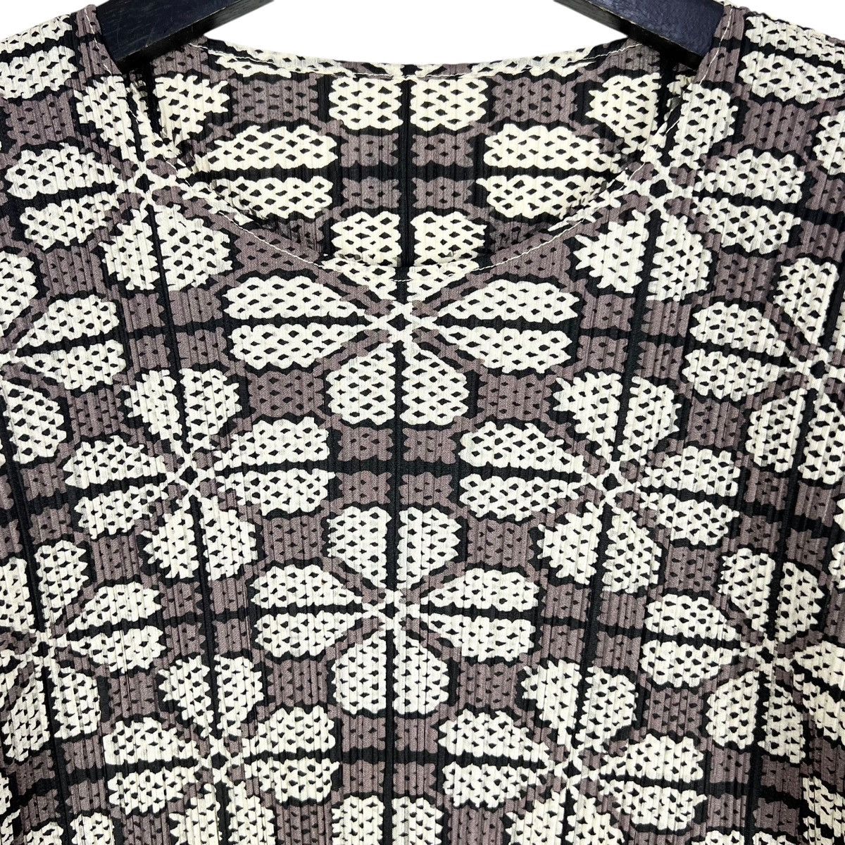 Pleats Please Issey Miyake Pleats Please Pleated Stretchable Body Fit Women’s Top Size L / US 10 / IT 46 - 7 Thumbnail