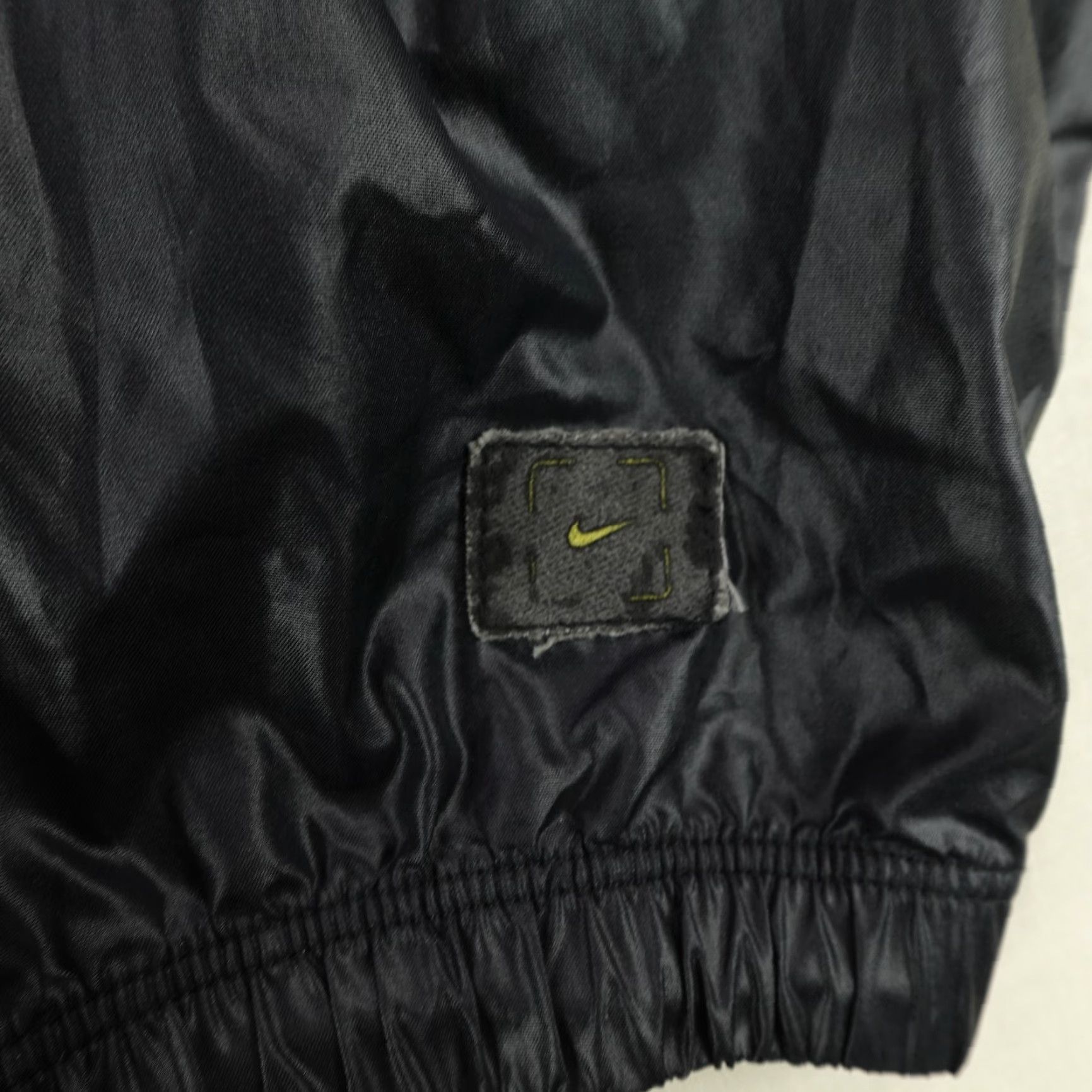 Nike VINTAGE Nike Jacket Womens Medium Black 1/4 Zip Windbreaker Swoosh Y2K Size M / US 6-8 / IT 42-44 - 5 Thumbnail