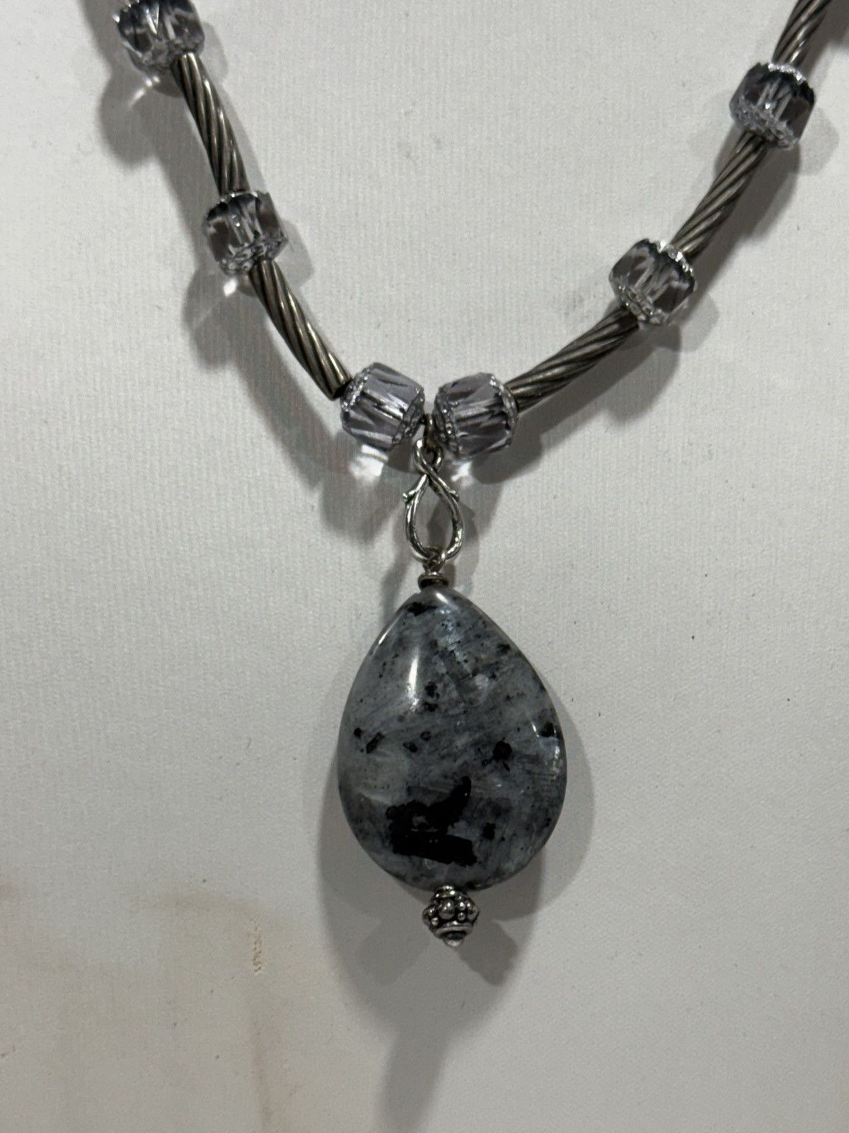 Jewelry This is a 18KGP necklace with a teardrop-shaped larvikite Size ONE SIZE - 4 Thumbnail
