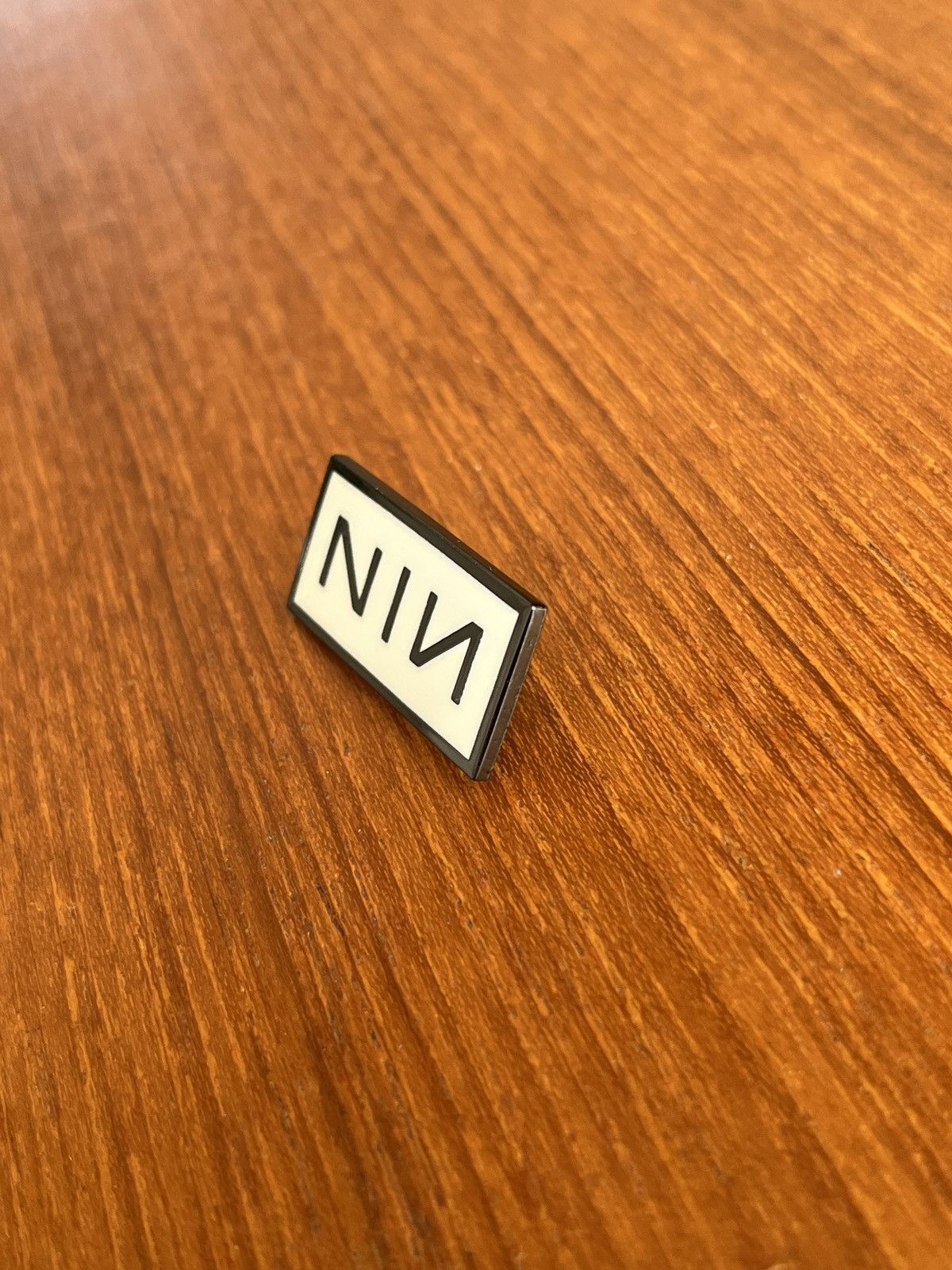 Band Tees Nine Inch Nails pin Size ONE SIZE - 3 Thumbnail