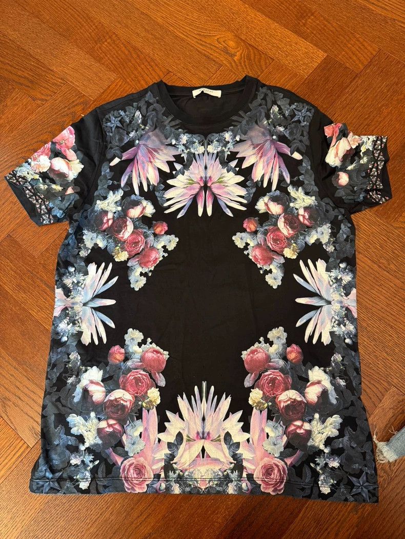 Givenchy Black Floral Print Short Sleeve - dmc