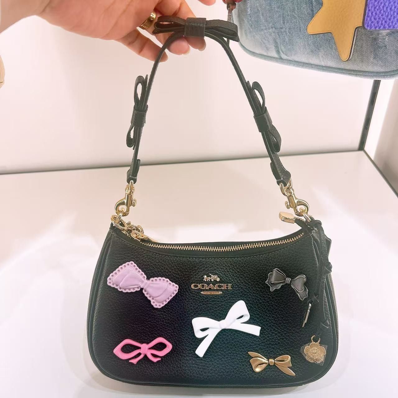 Coach Teri Shoulder Bag With Bows And Charms CDY93 Size ONE SIZE - 4 Thumbnail